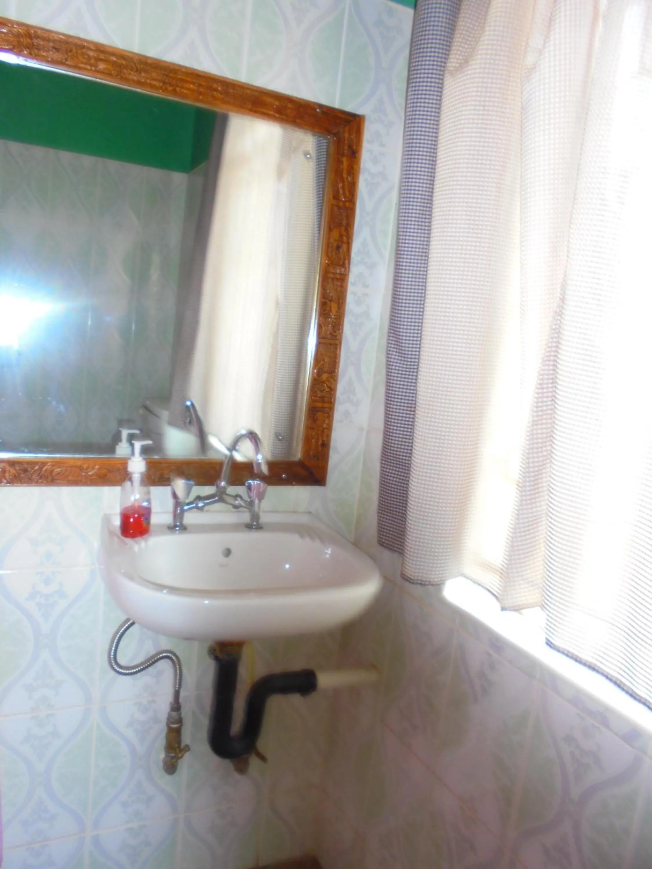 Bathroom in White Rose Lodge