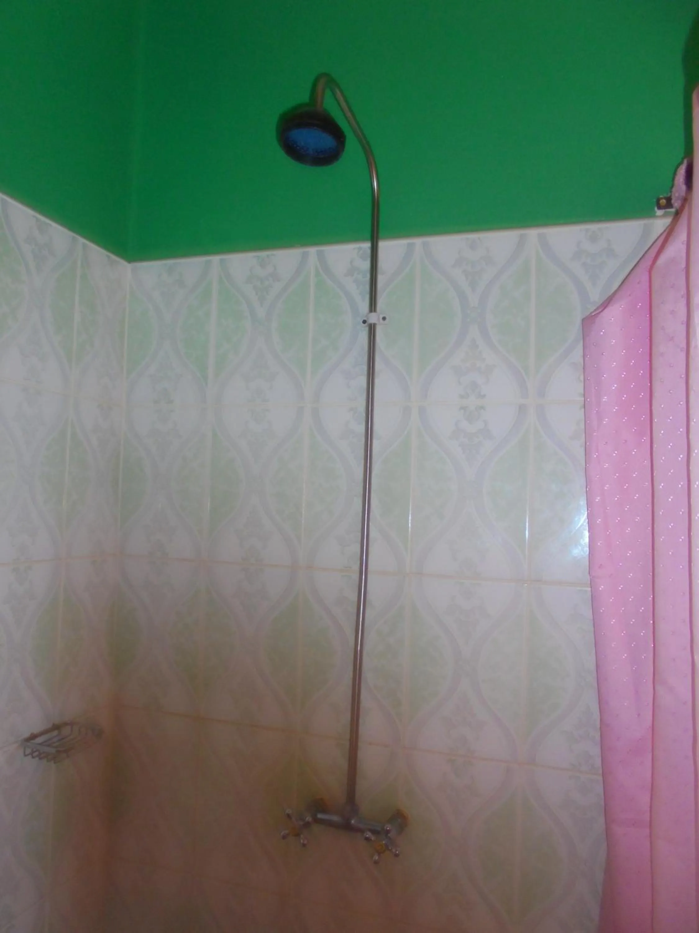 Shower in White Rose Lodge