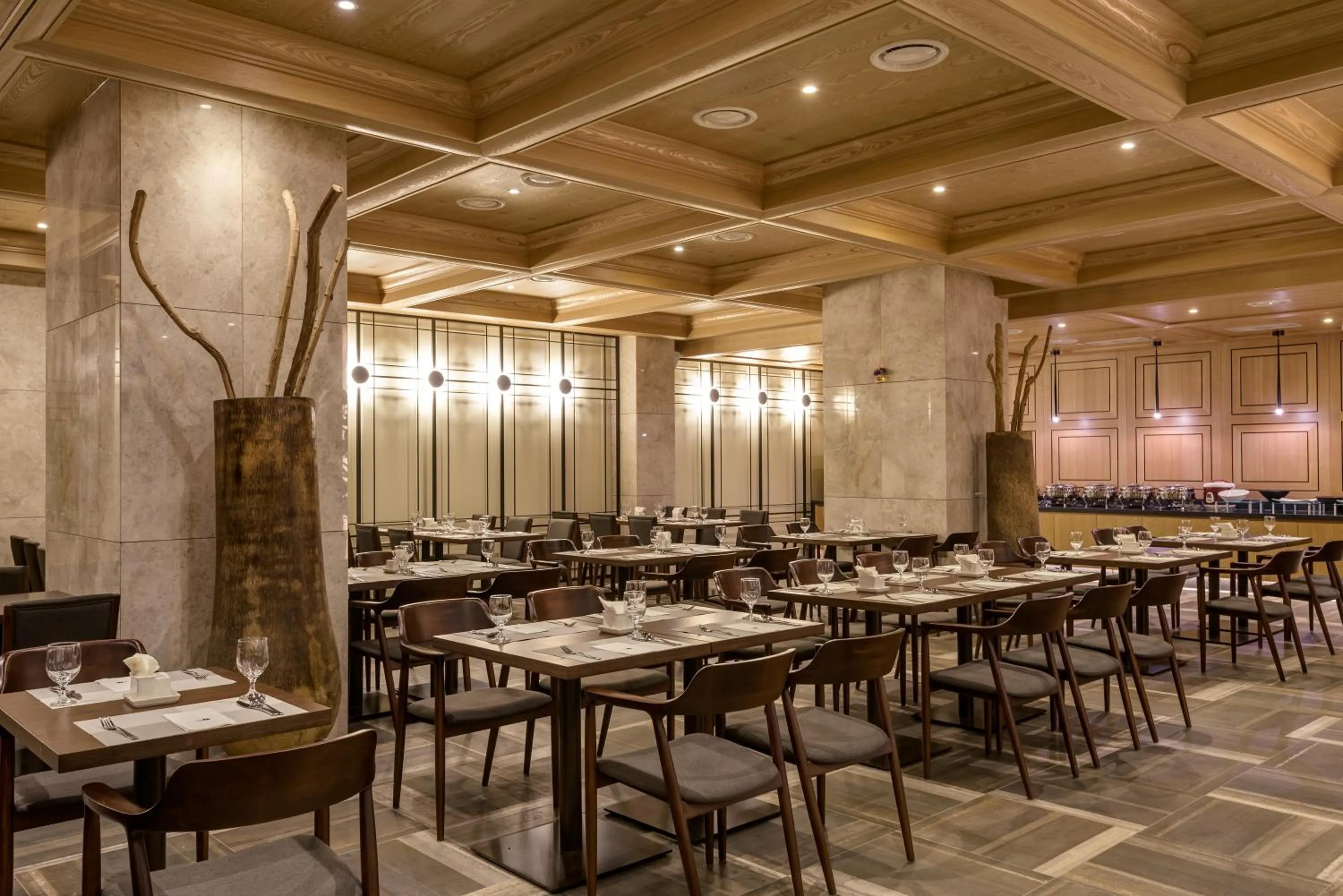 Restaurant/places to eat in Hotel The Designers LYJ Gangnam Premier