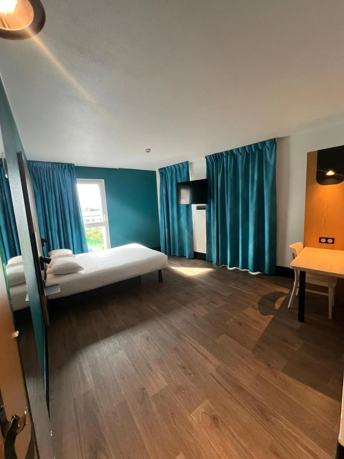 Bedroom, Bed in B&B HOTEL Paris Romainville Noisy-le-Sec