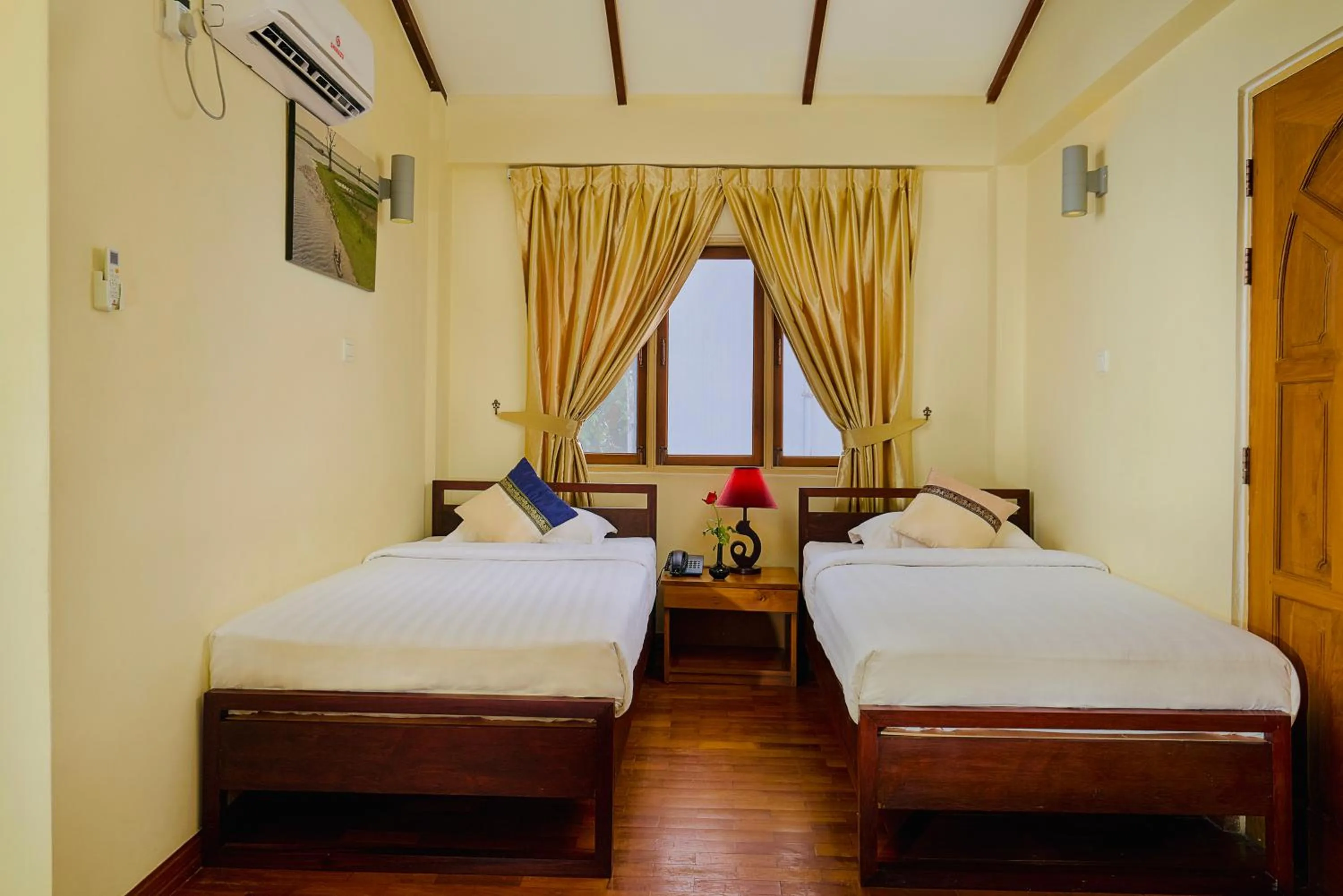 Bed in Ambassador Hill