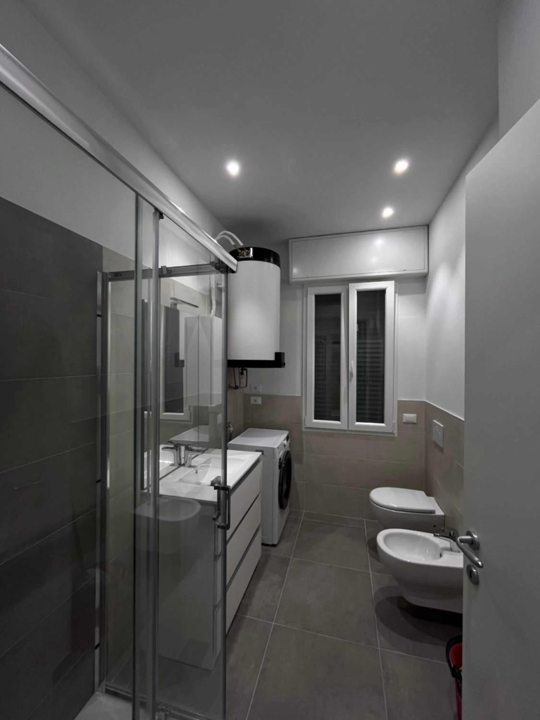 Bathroom in Dealuna Motel