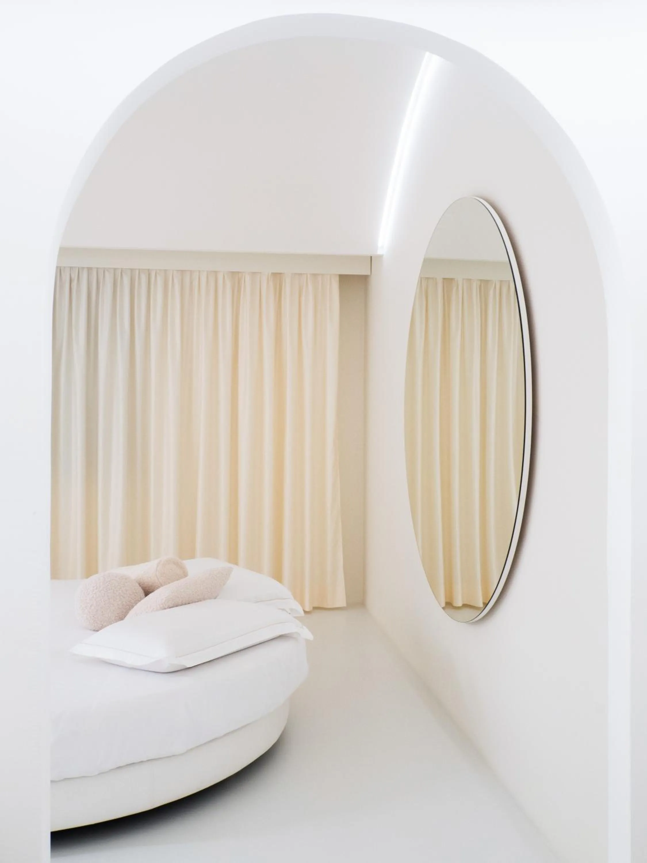 Bed in Dealuna Motel