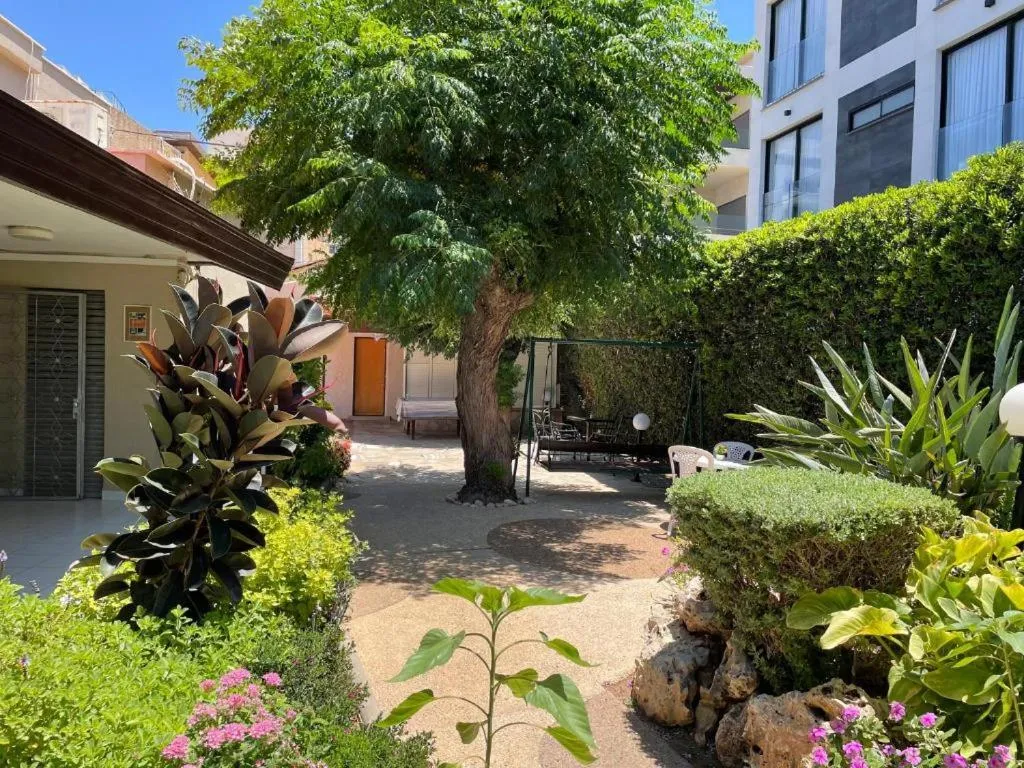 Property building in Breezot Yam