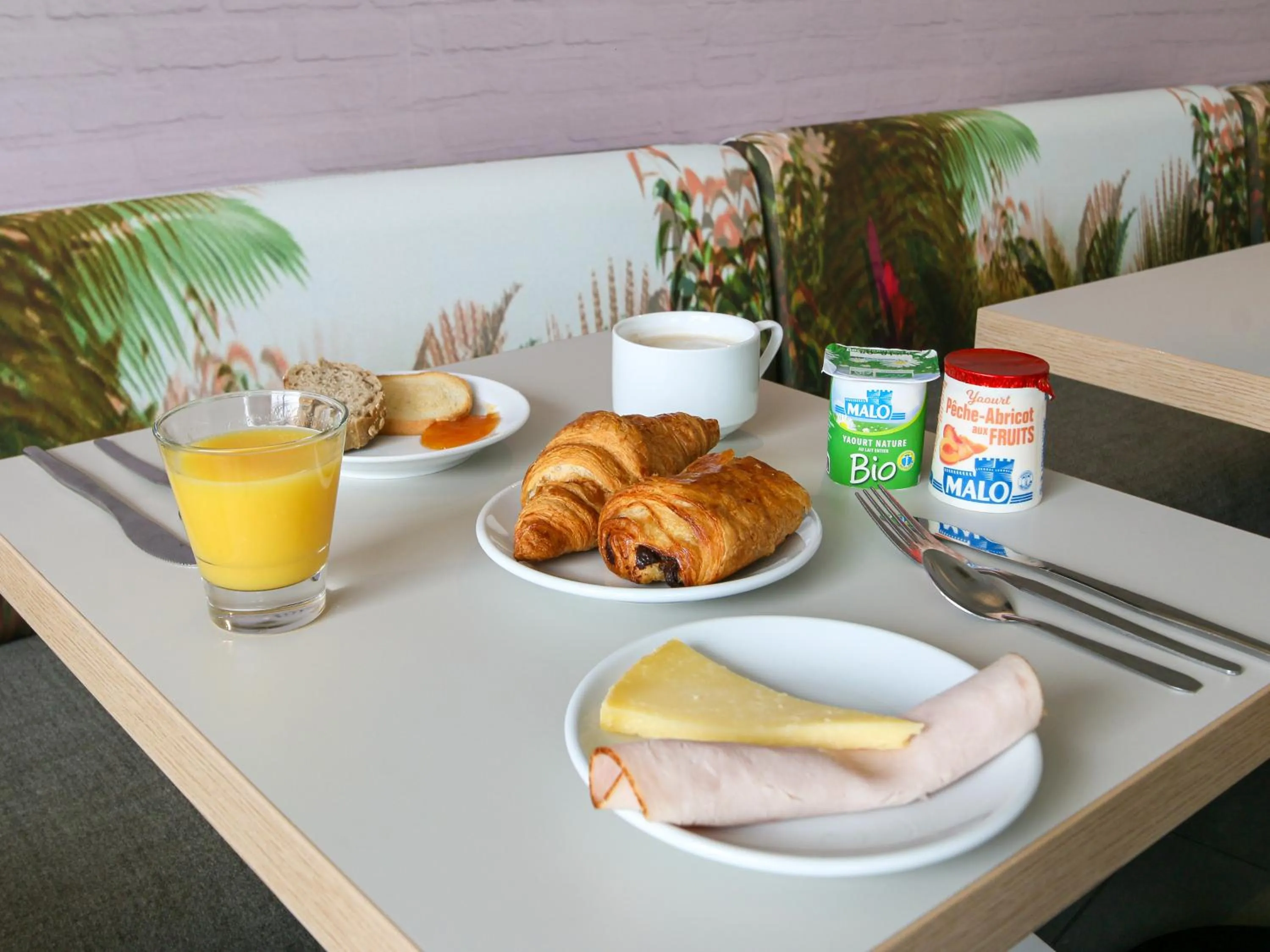 Breakfast in B&B HOTEL Marseille Prado Vélodrome