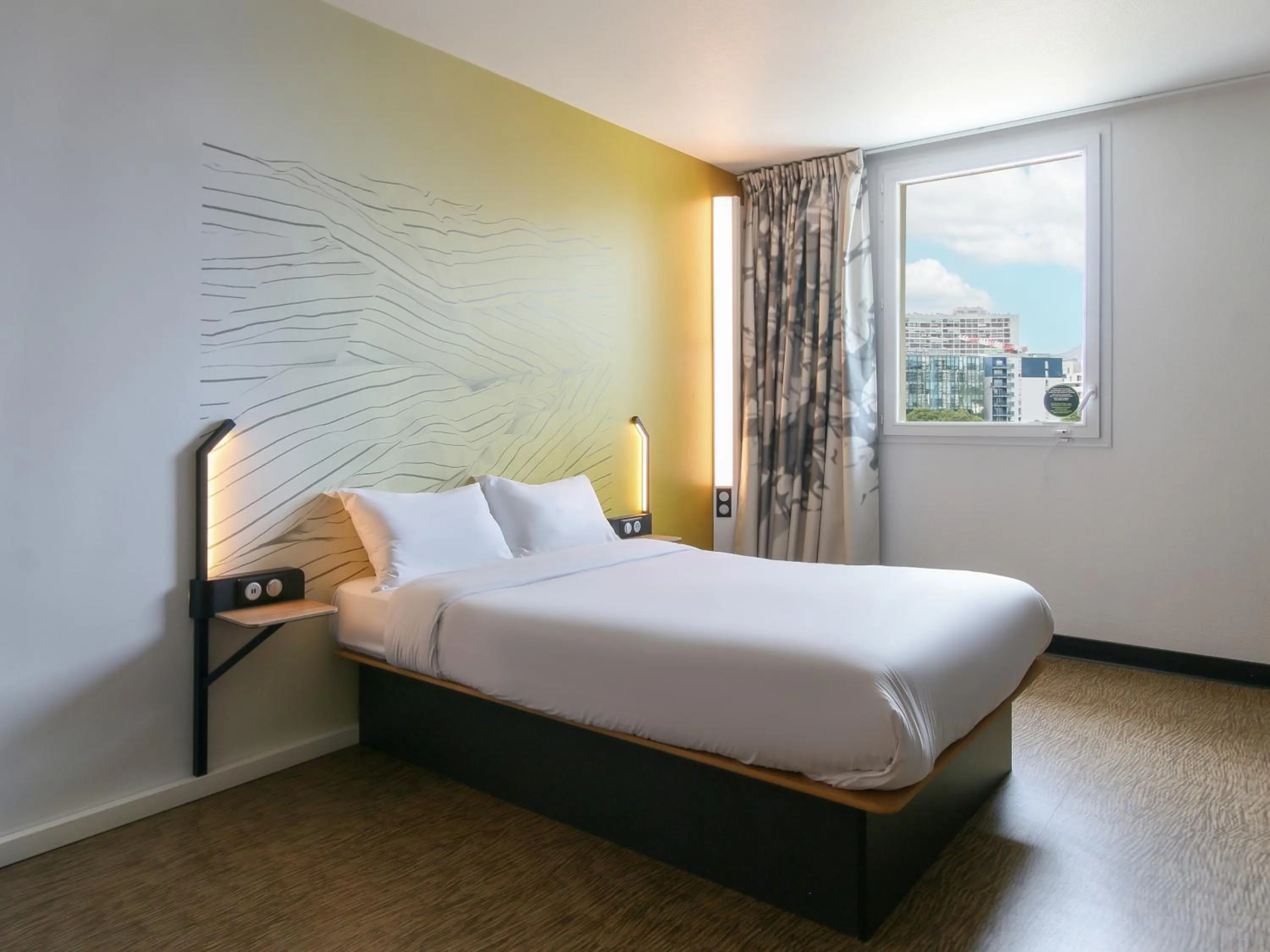 Bedroom, Bed in B&B HOTEL Marseille Prado Vélodrome