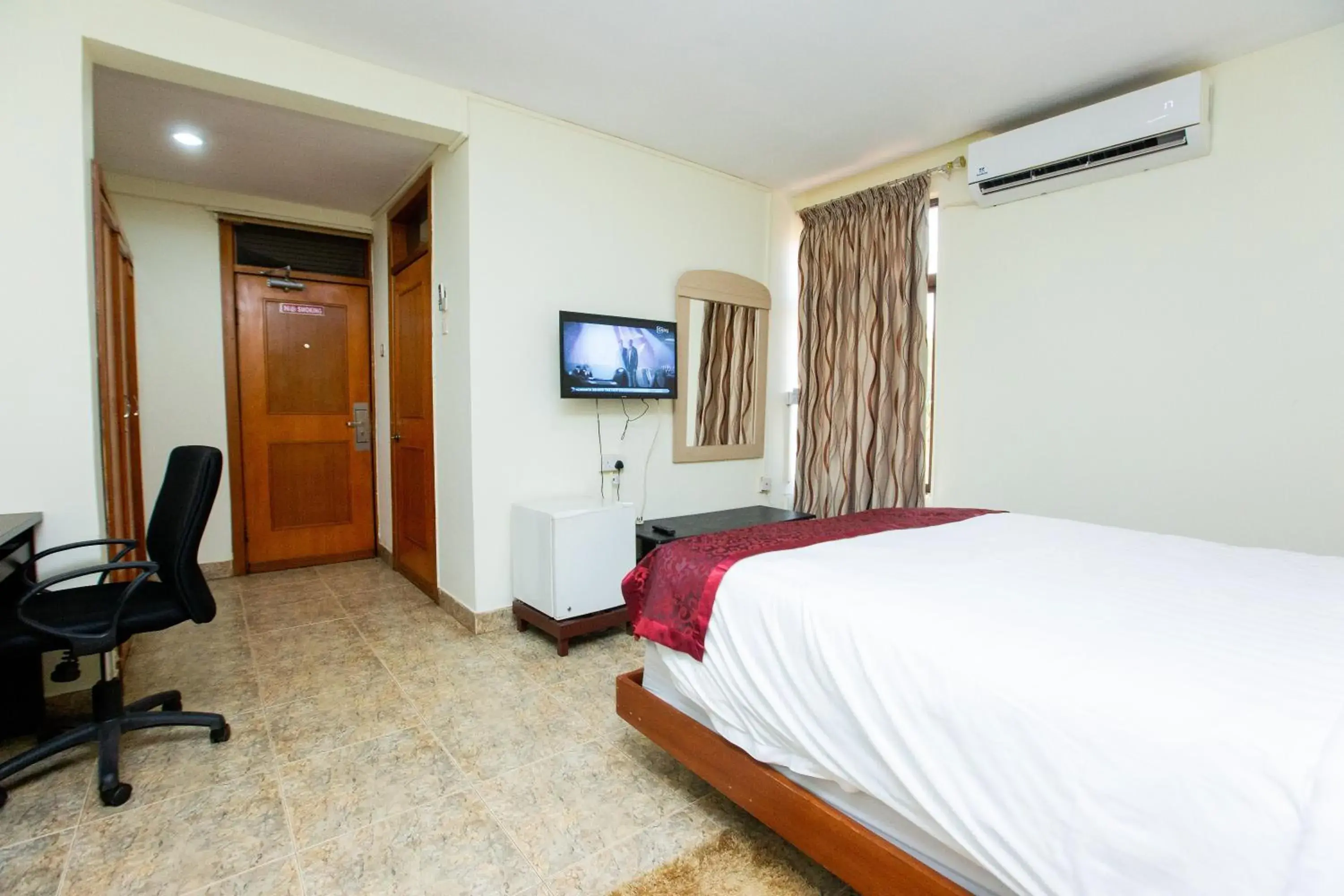 Standard Double Room in Sam's Cottage Hotel Standard Double Room in Sam's Cottage Hotel