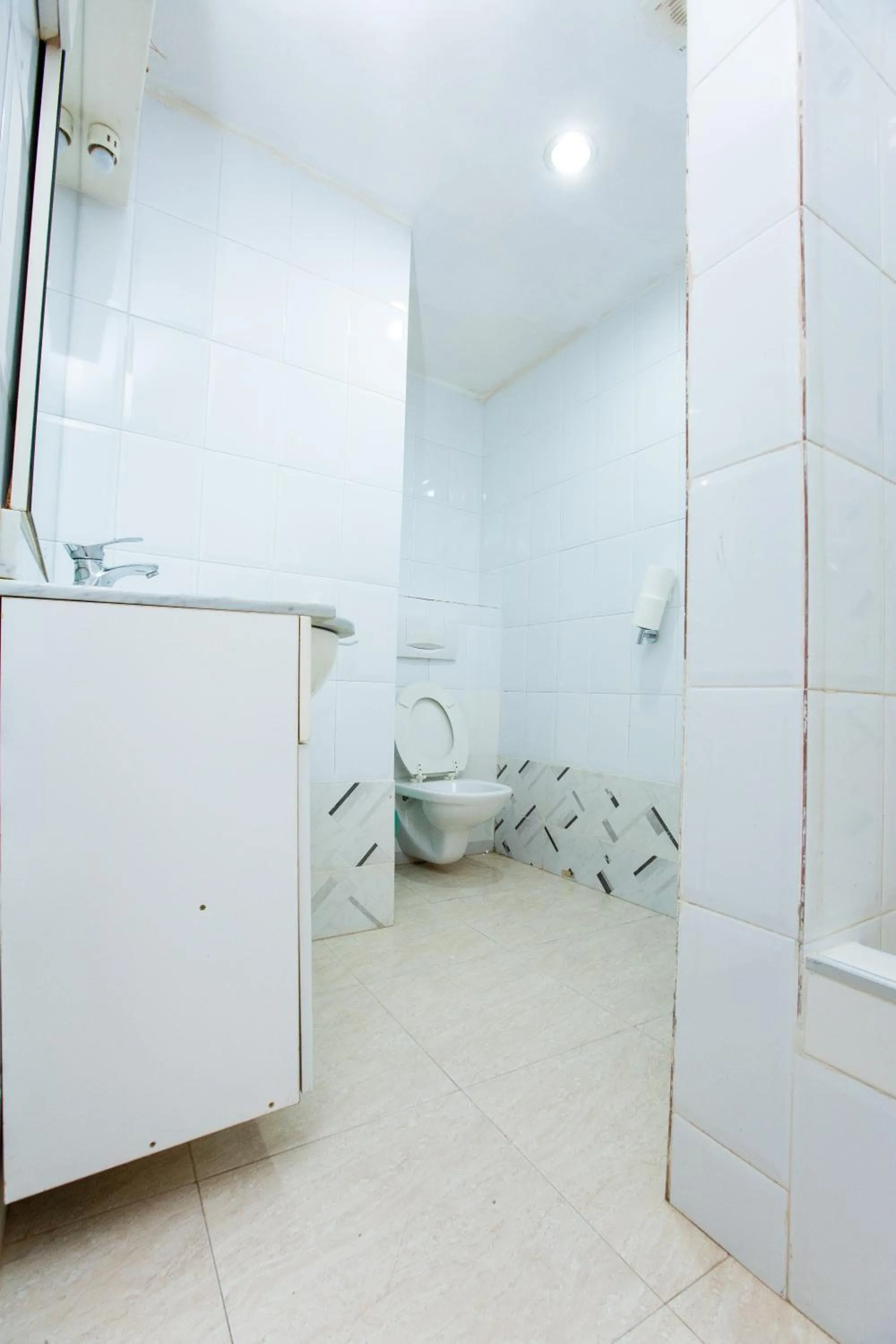 Bathroom in Sam's Cottage Hotel