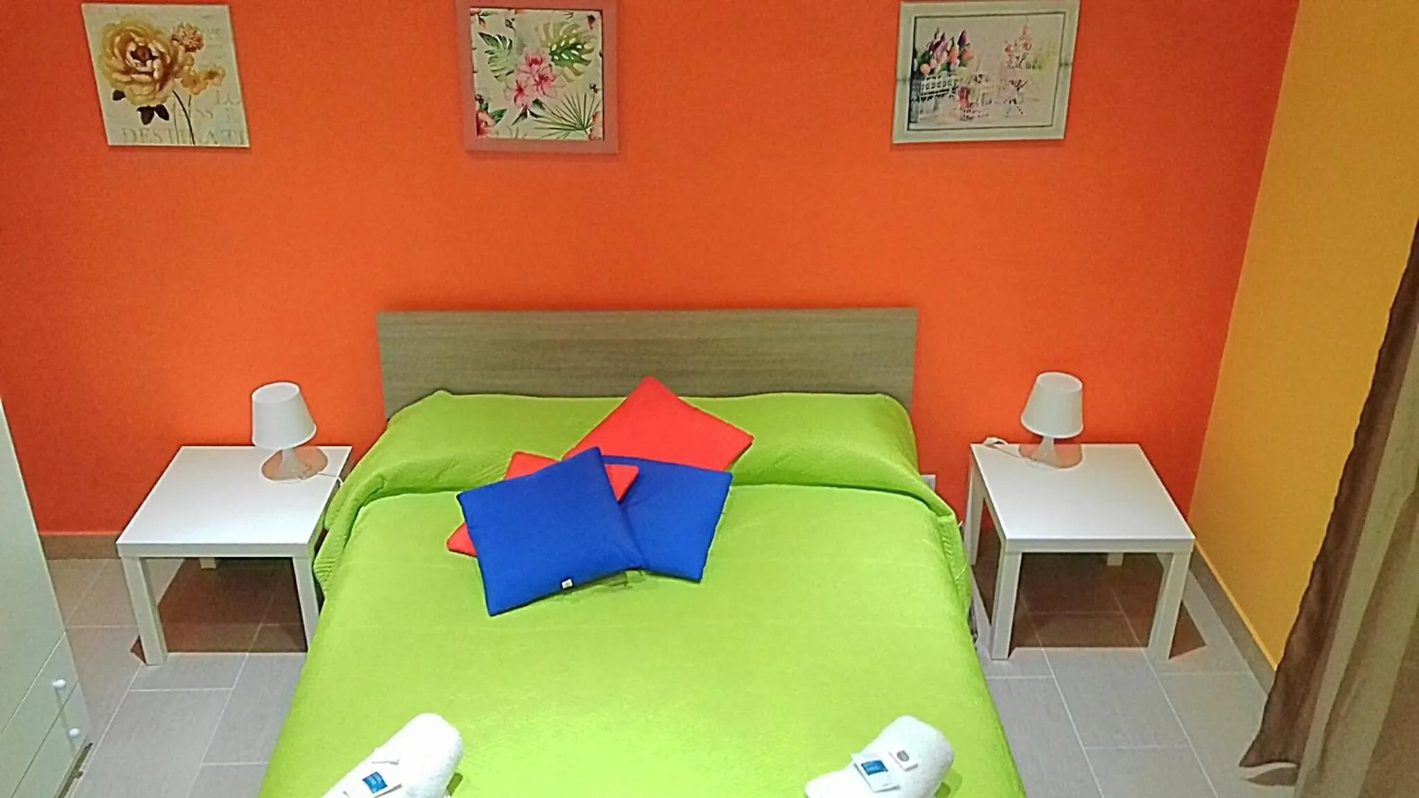 Bedroom, Bed in Bed Relax Etnaview