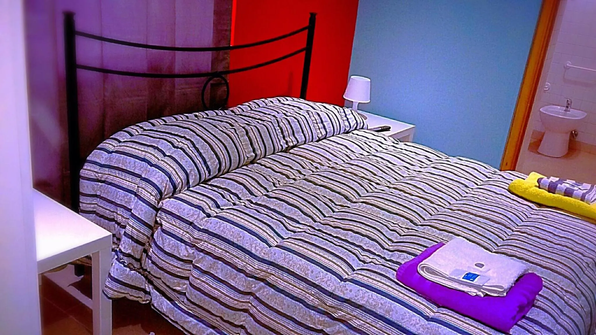 Bedroom, Bed in Bed Relax Etnaview