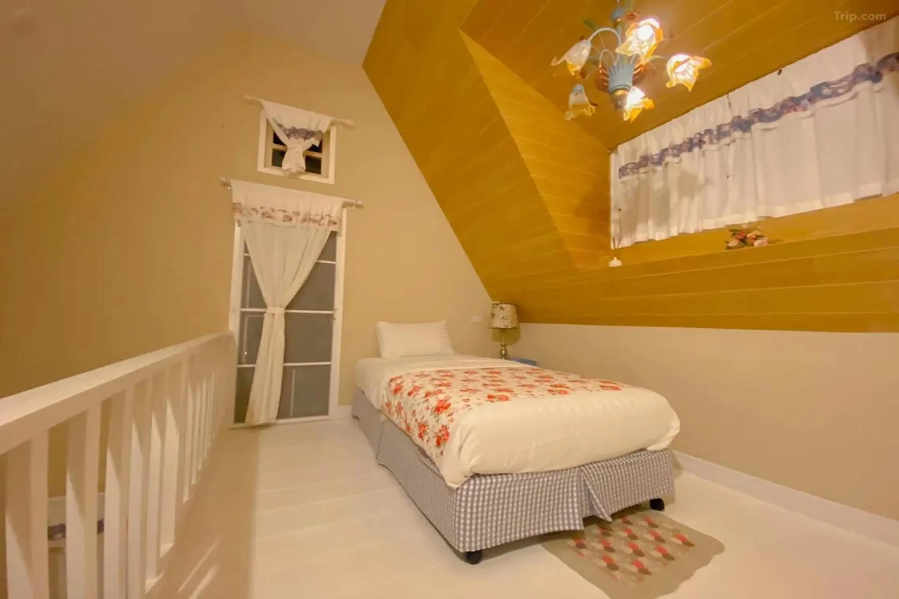 Bed in Doi Tung View Resort