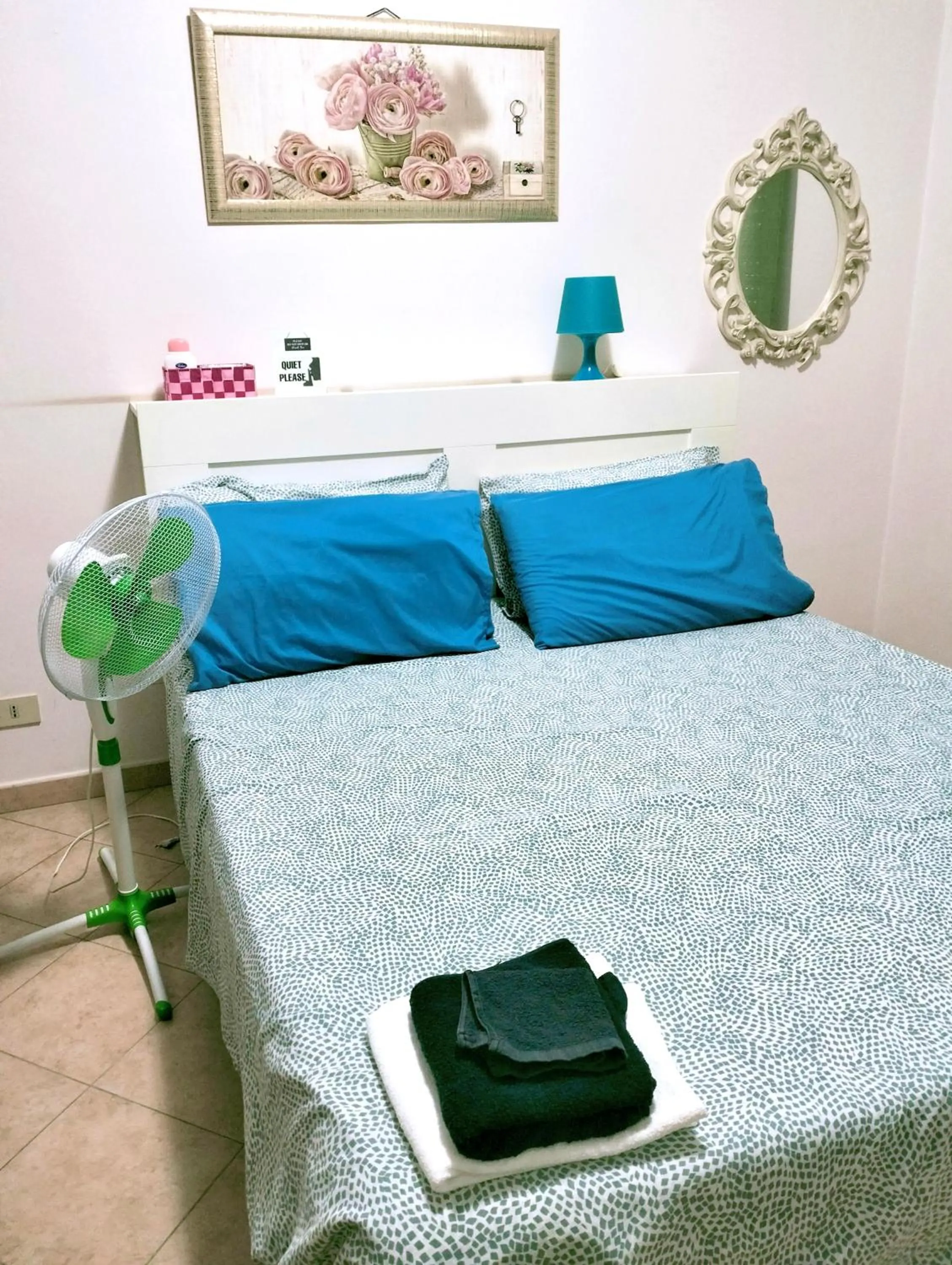 Bed in La Perla B & B