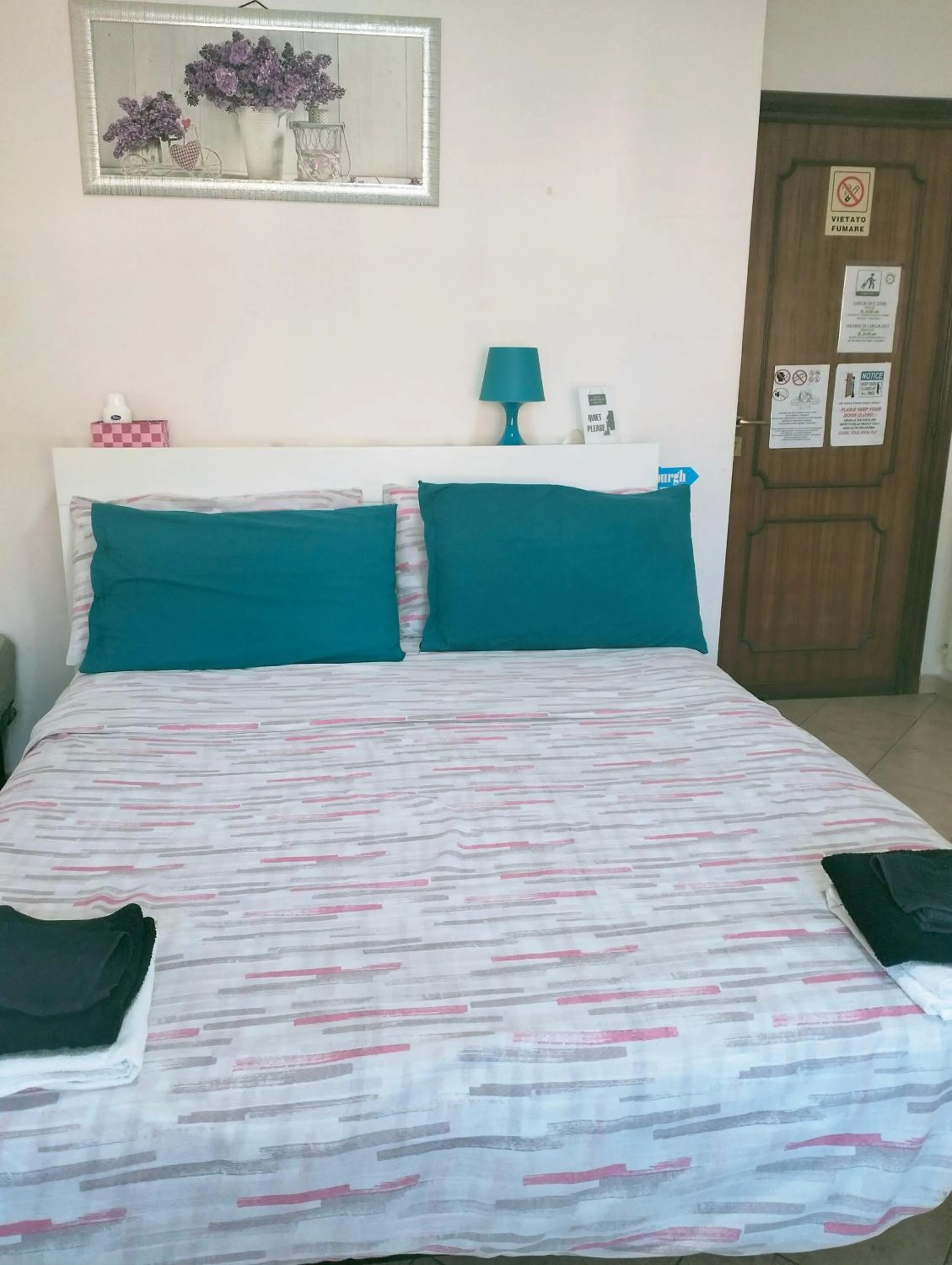 Bedroom, Bed in La Perla B & B