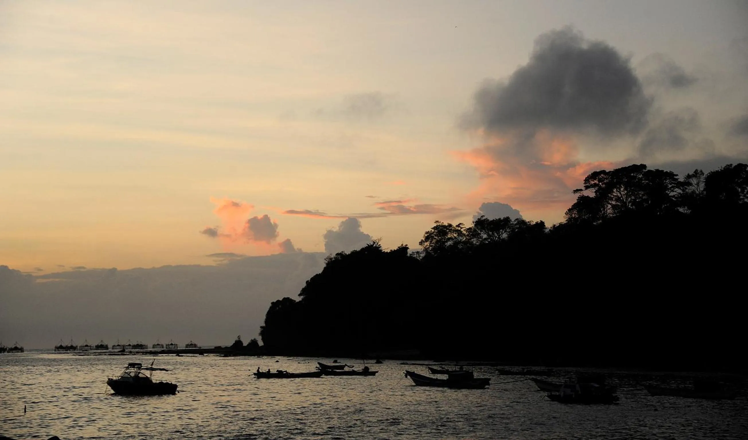 Beach in Surya Kencana Seaside Hotel