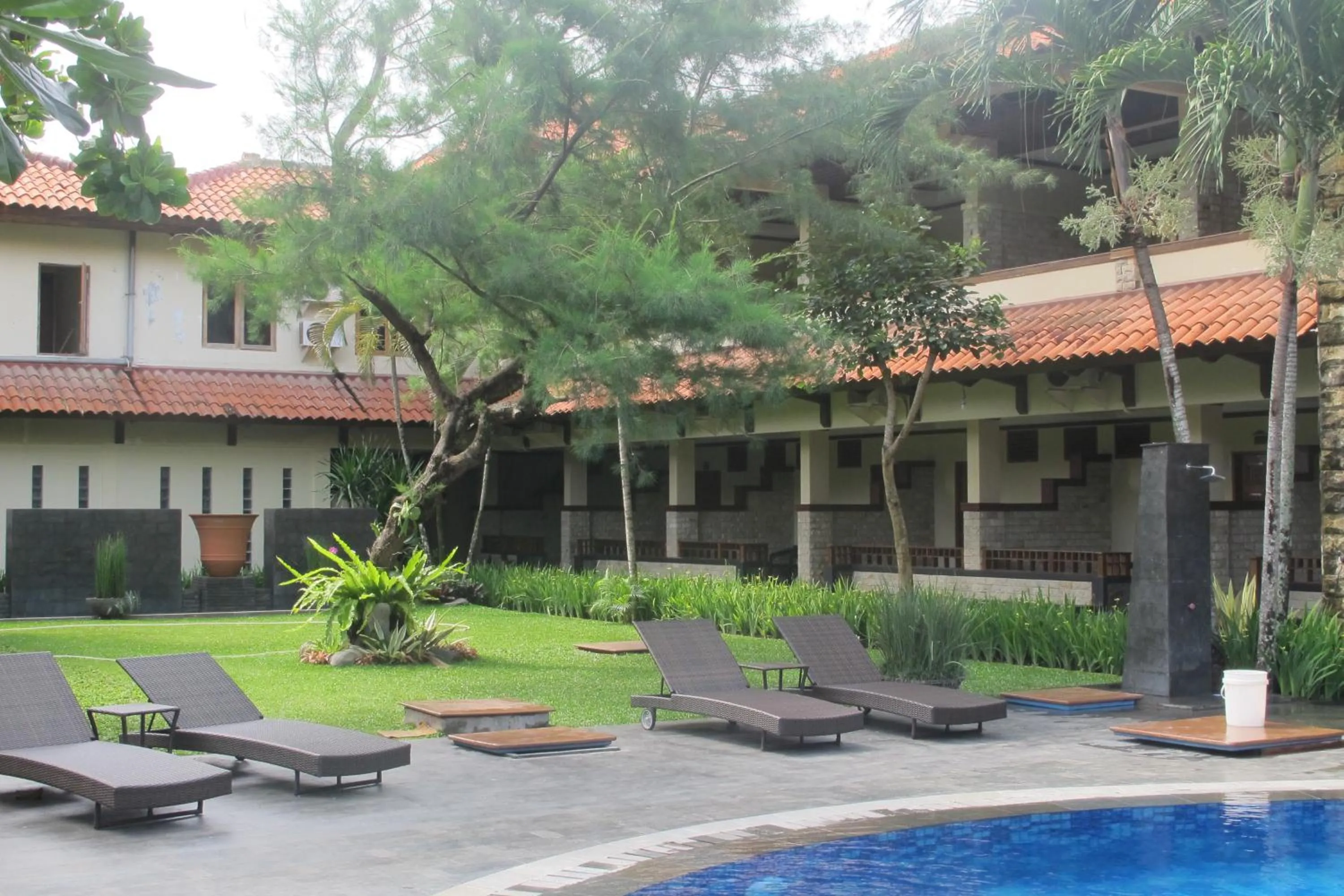 Garden in Surya Kencana Seaside Hotel