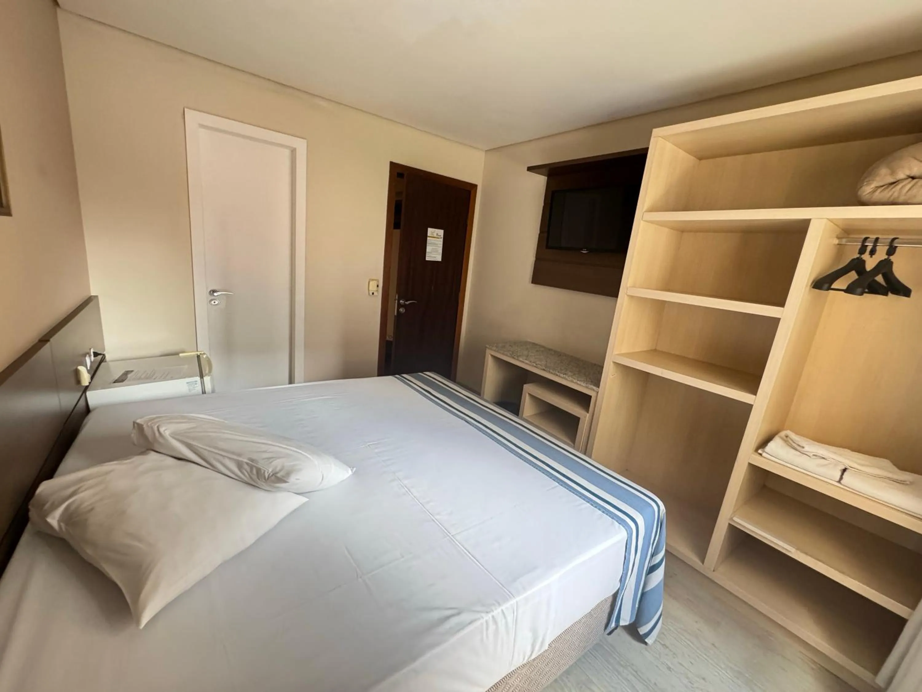 Bed in Hotel Sol By MRHotelaria