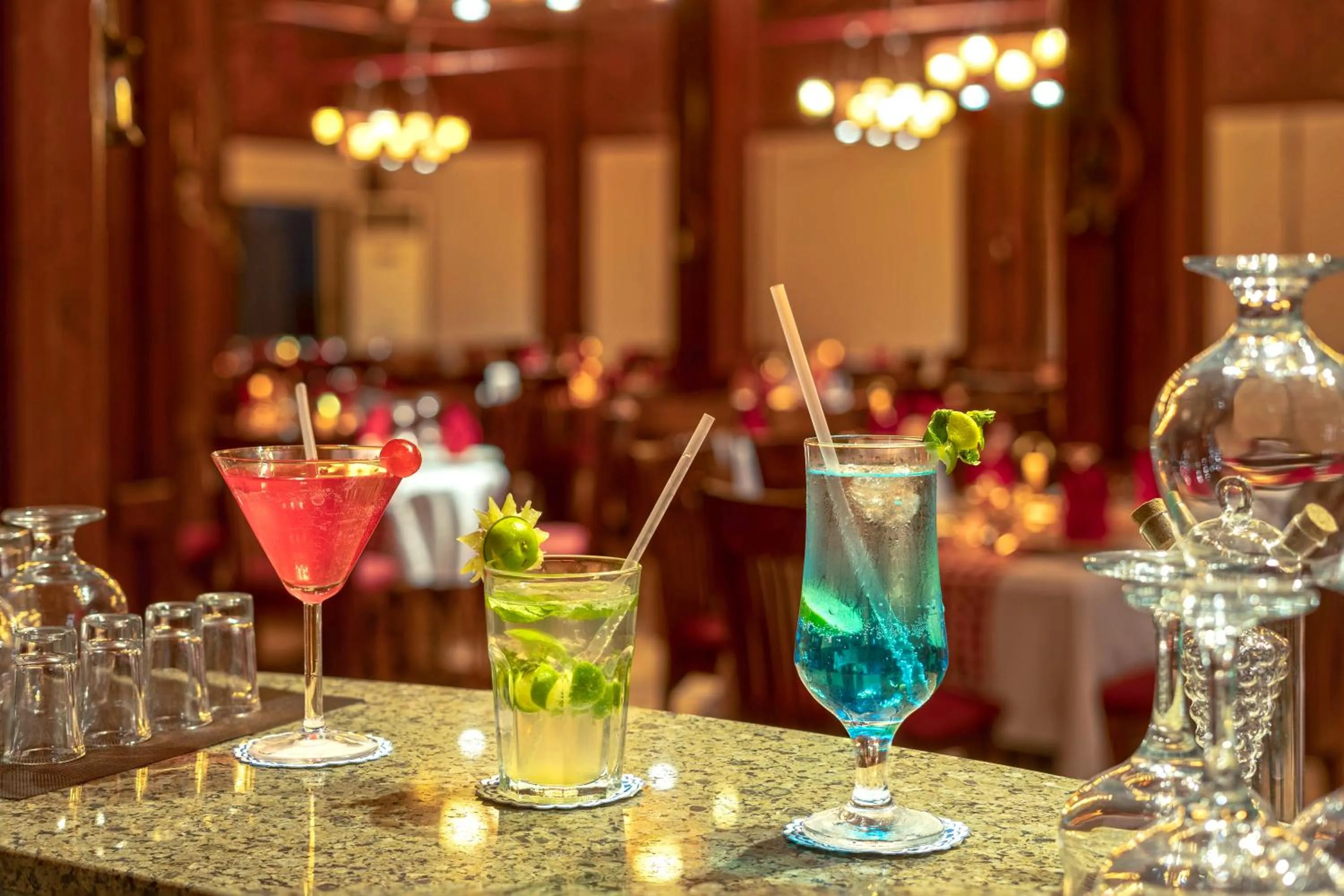 Drinks in Invidia Coral Beach Tiran