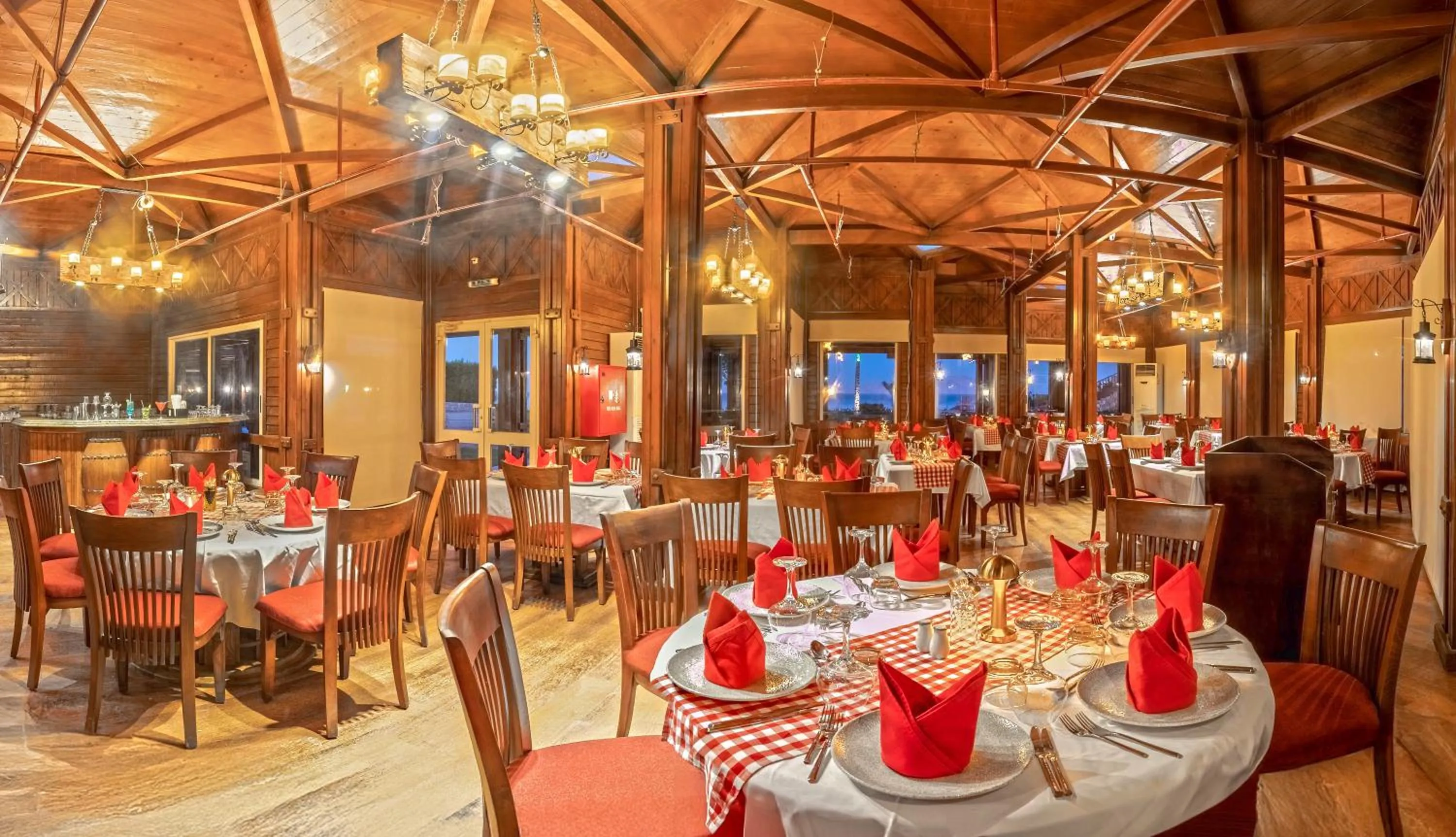 Restaurant/places to eat in Invidia Coral Beach Tiran