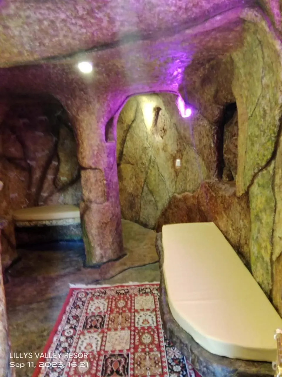 Living room in Lilly's Valley Resort