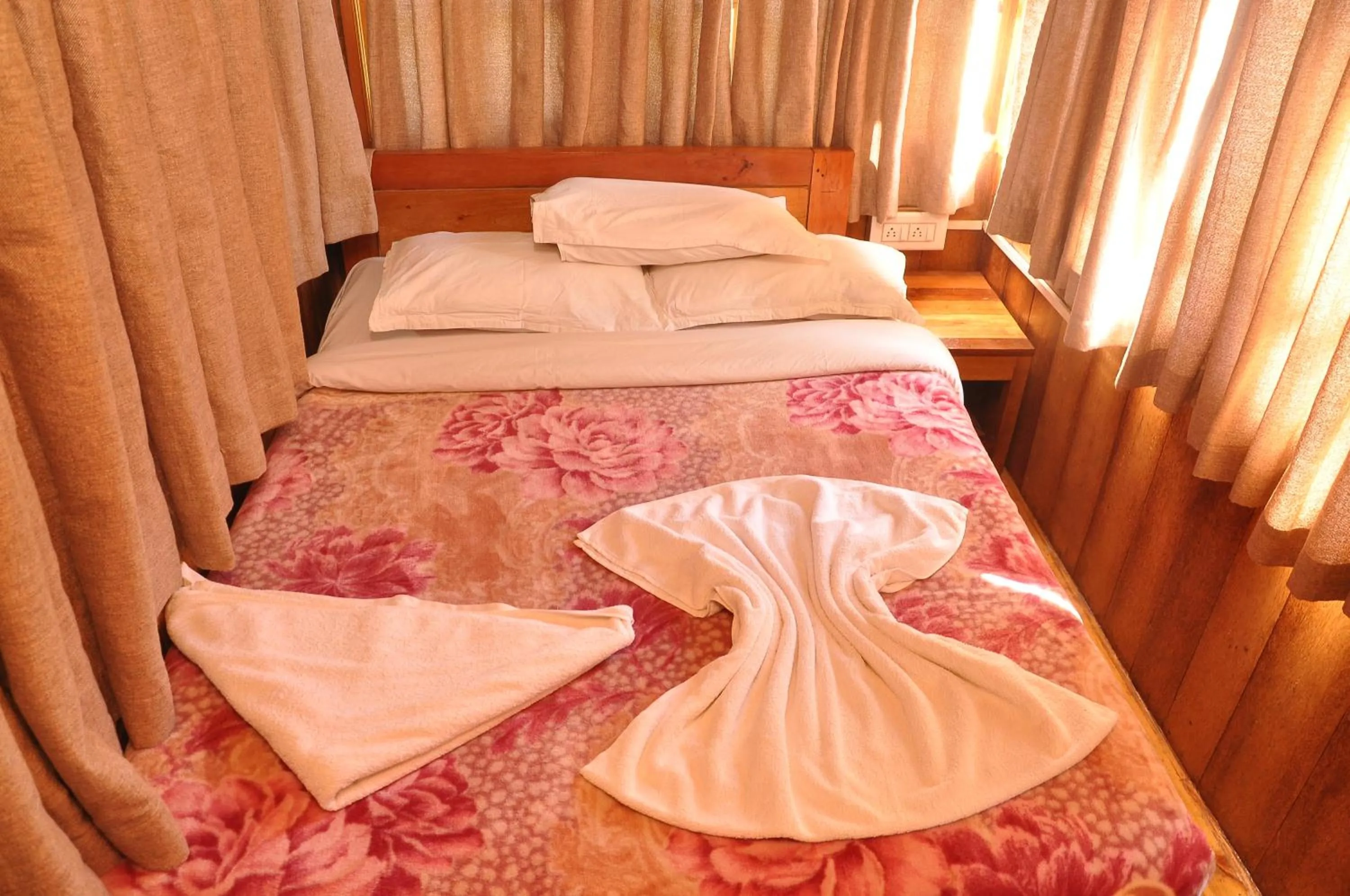 Bed in Lilly's Valley Resort
