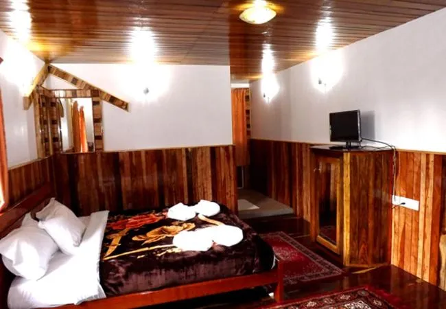 Photo of the whole room in Lilly's Valley Resort