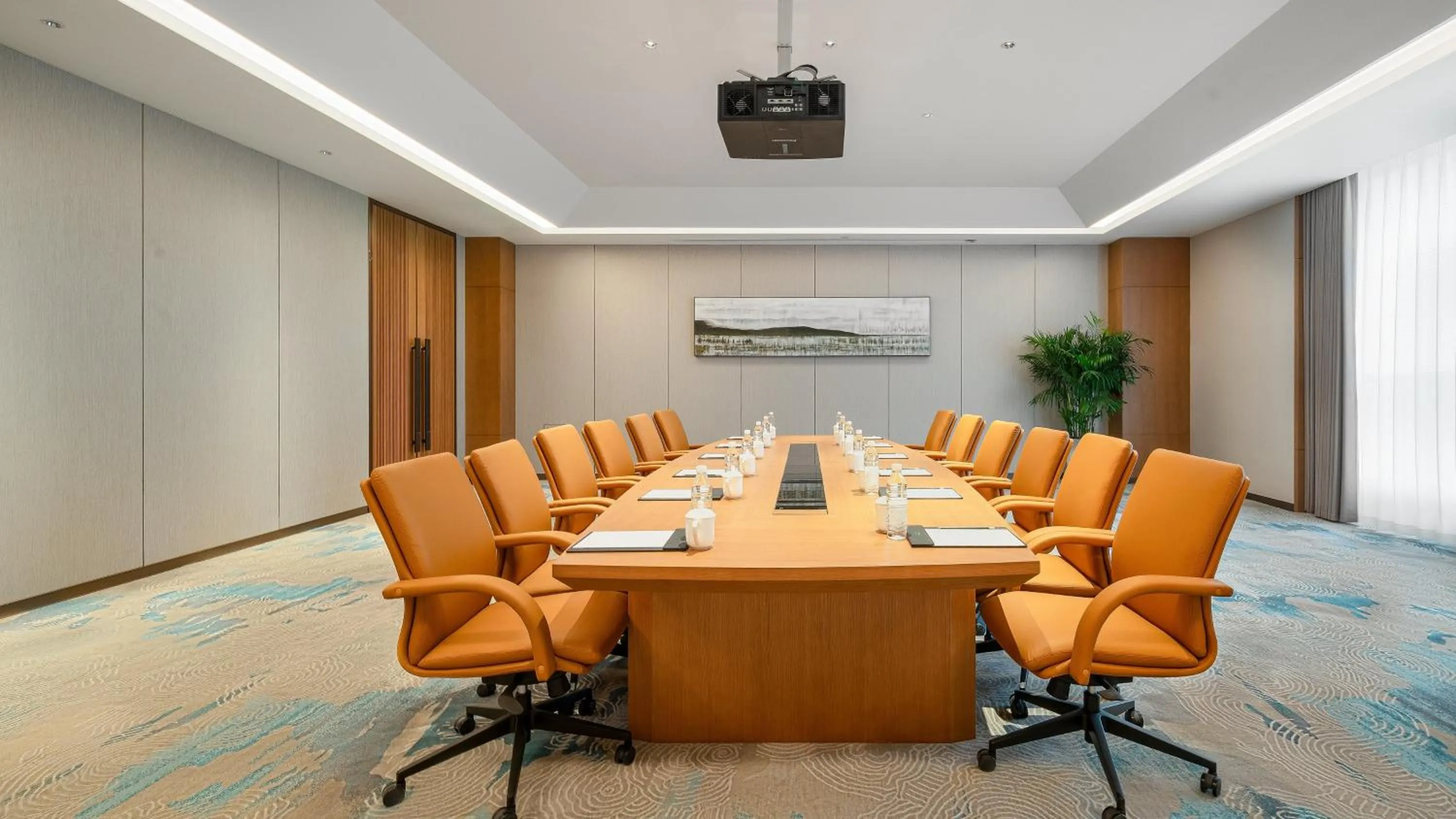 Meeting/conference room in Holiday Inn Weinan High-Tech Zone by IHG