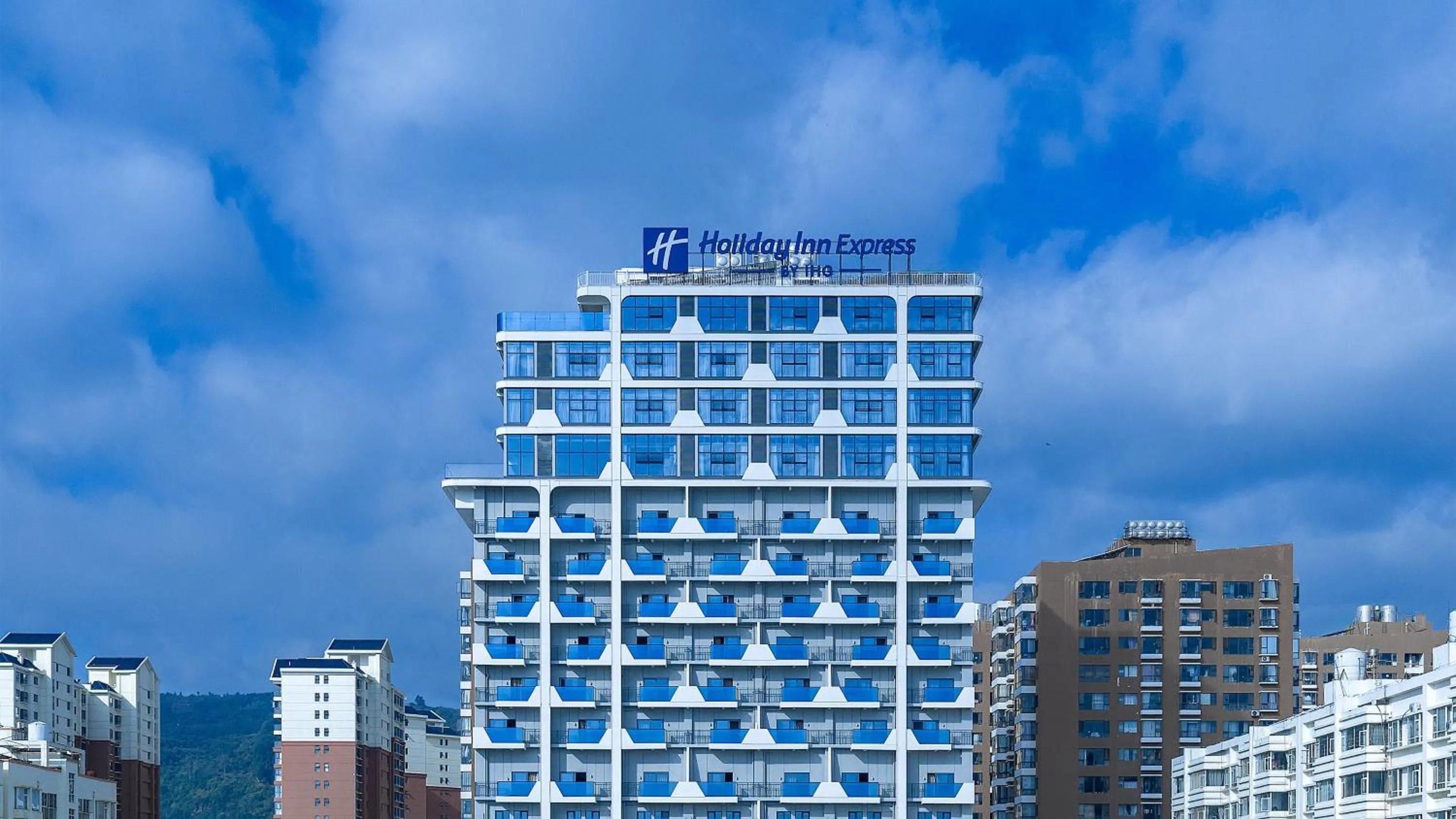 Property building in Holiday Inn Express Kunming Yiliang Center by IHG