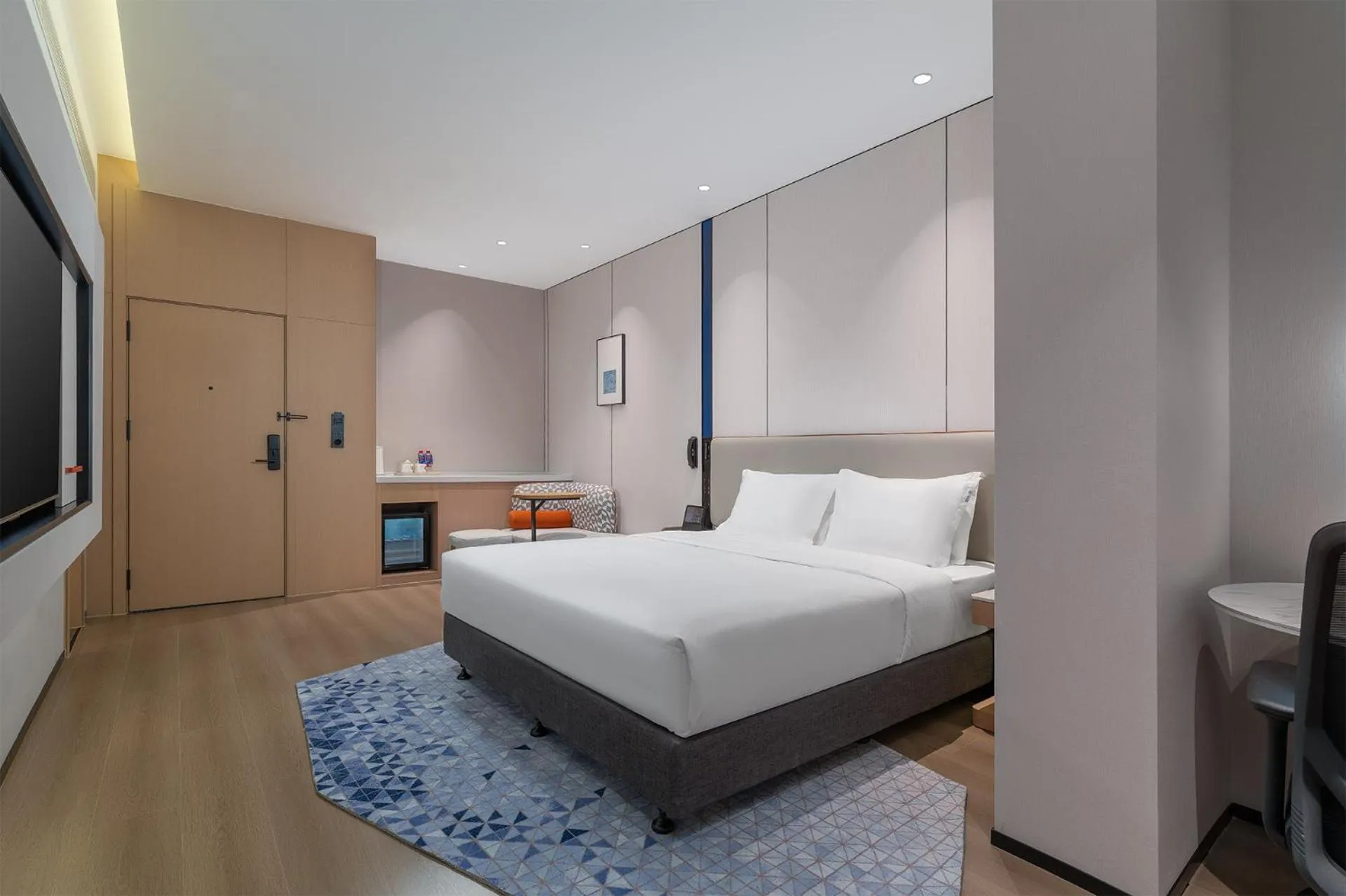 Bedroom, Bed in Holiday Inn Express Kunming Yiliang Center by IHG