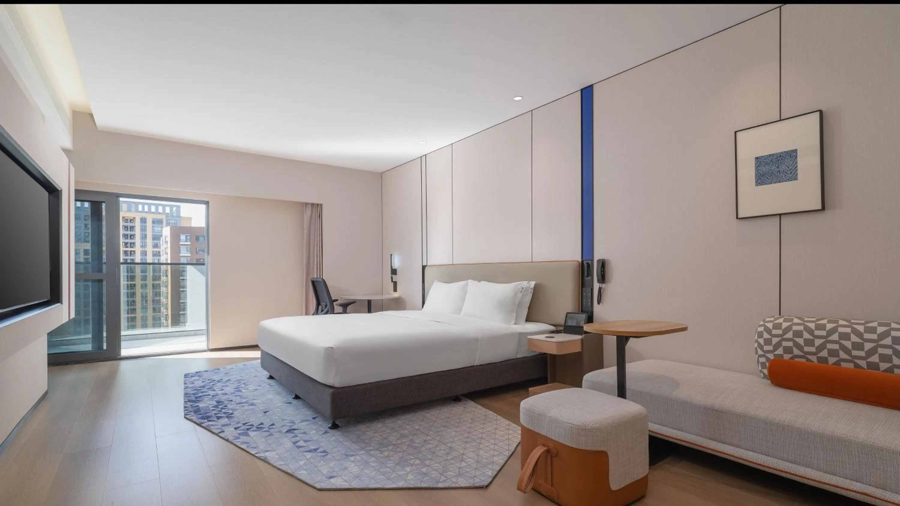 Photo of the whole room, Bed in Holiday Inn Express Kunming Yiliang Center by IHG