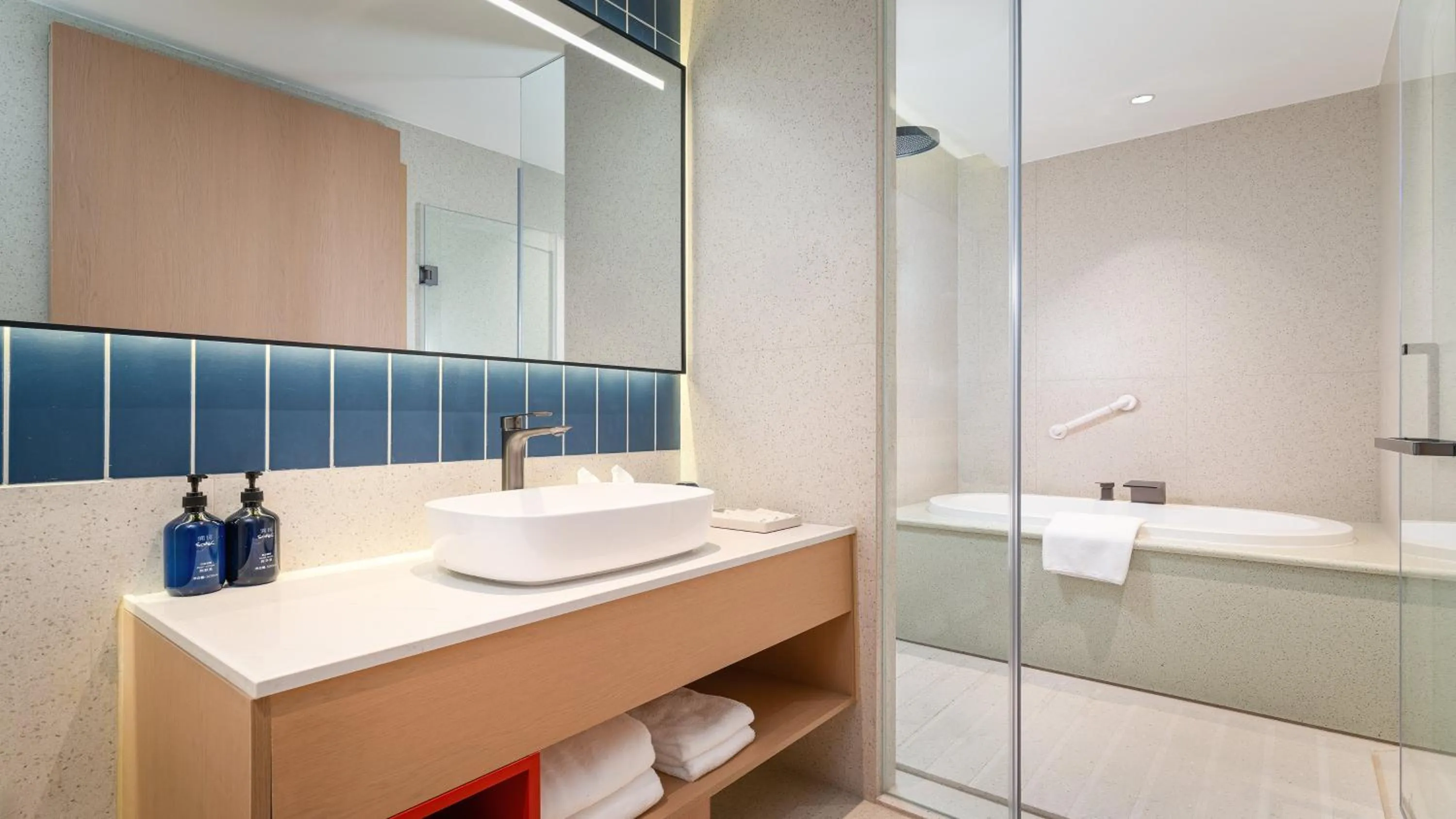 Bathroom in Holiday Inn Express Kunming Yiliang Center by IHG