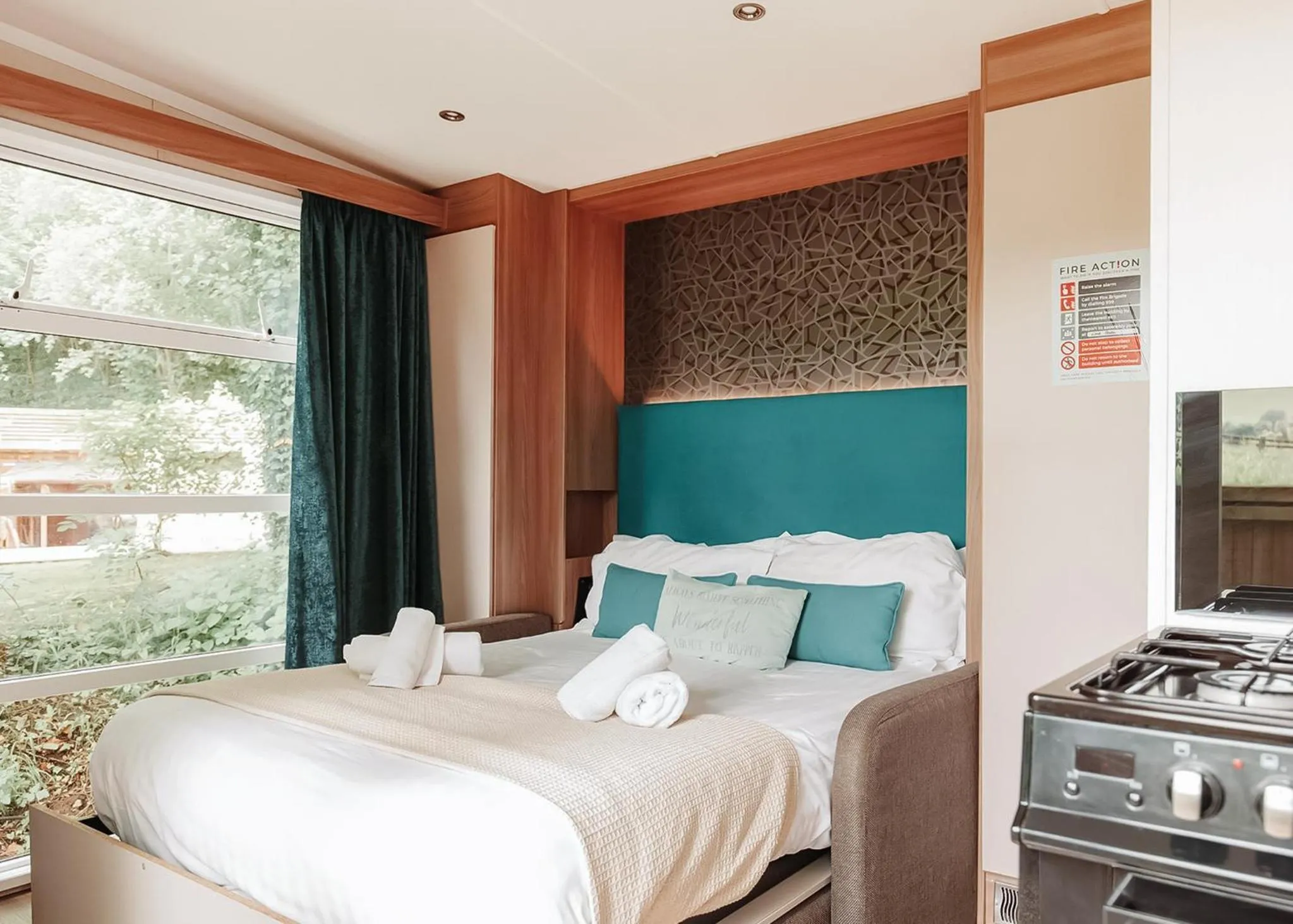 Property building, Bed in Herons Lake Retreat