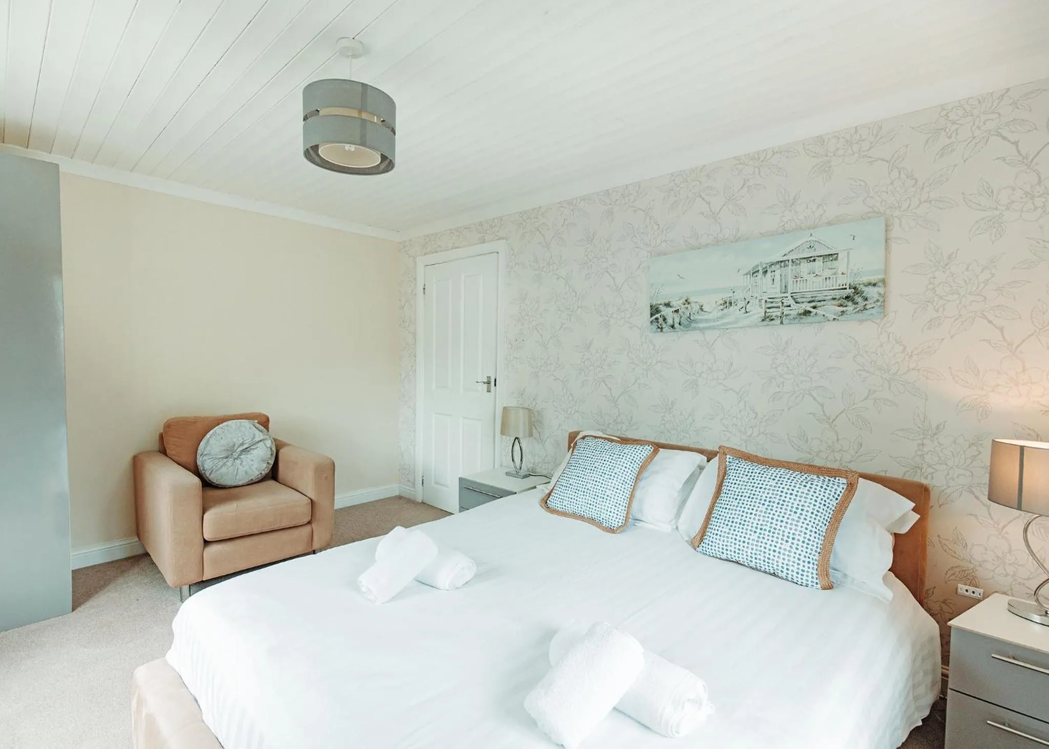 Property building, Bed in Herons Lake Retreat