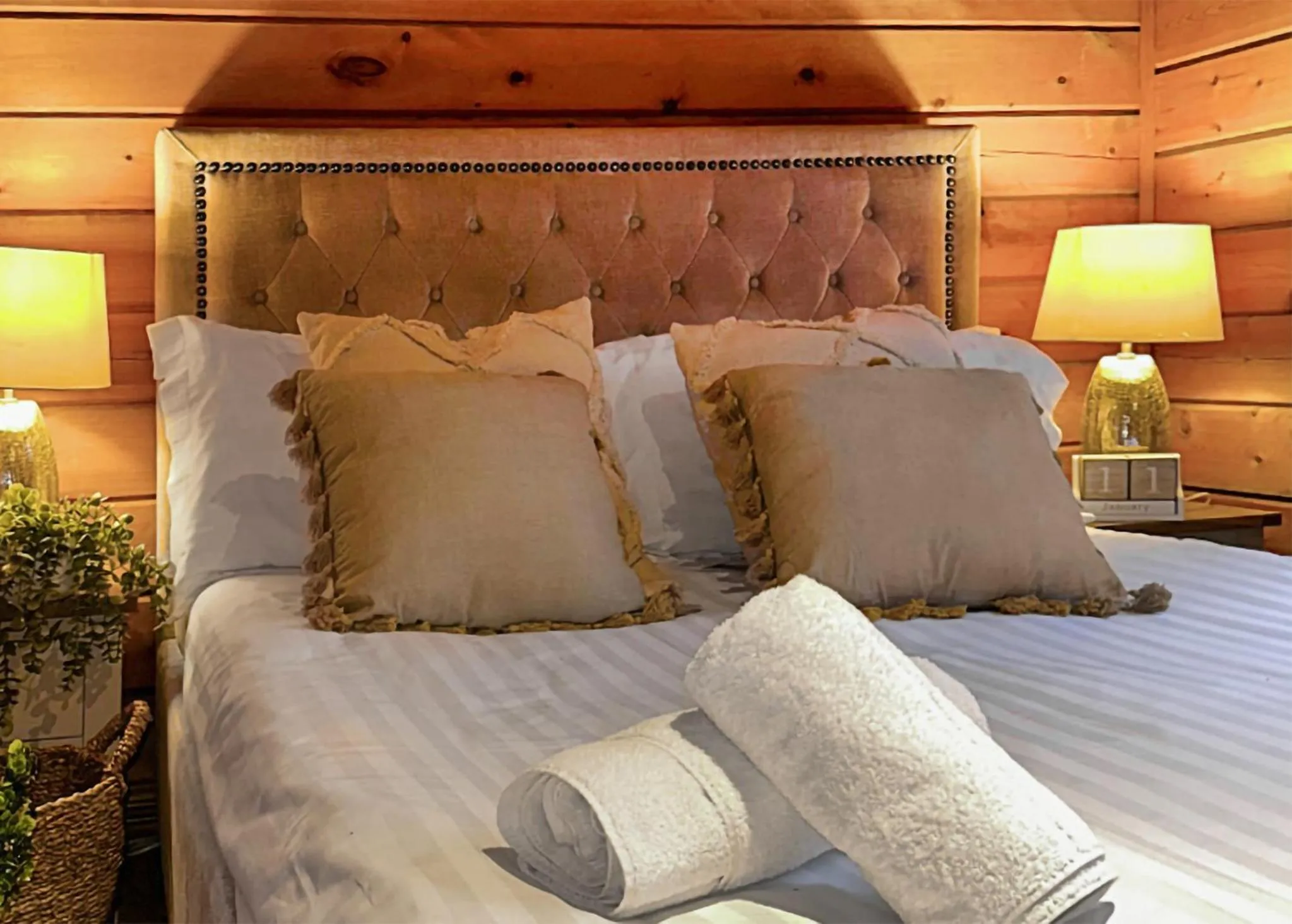 Property building, Bed in Herons Lake Retreat