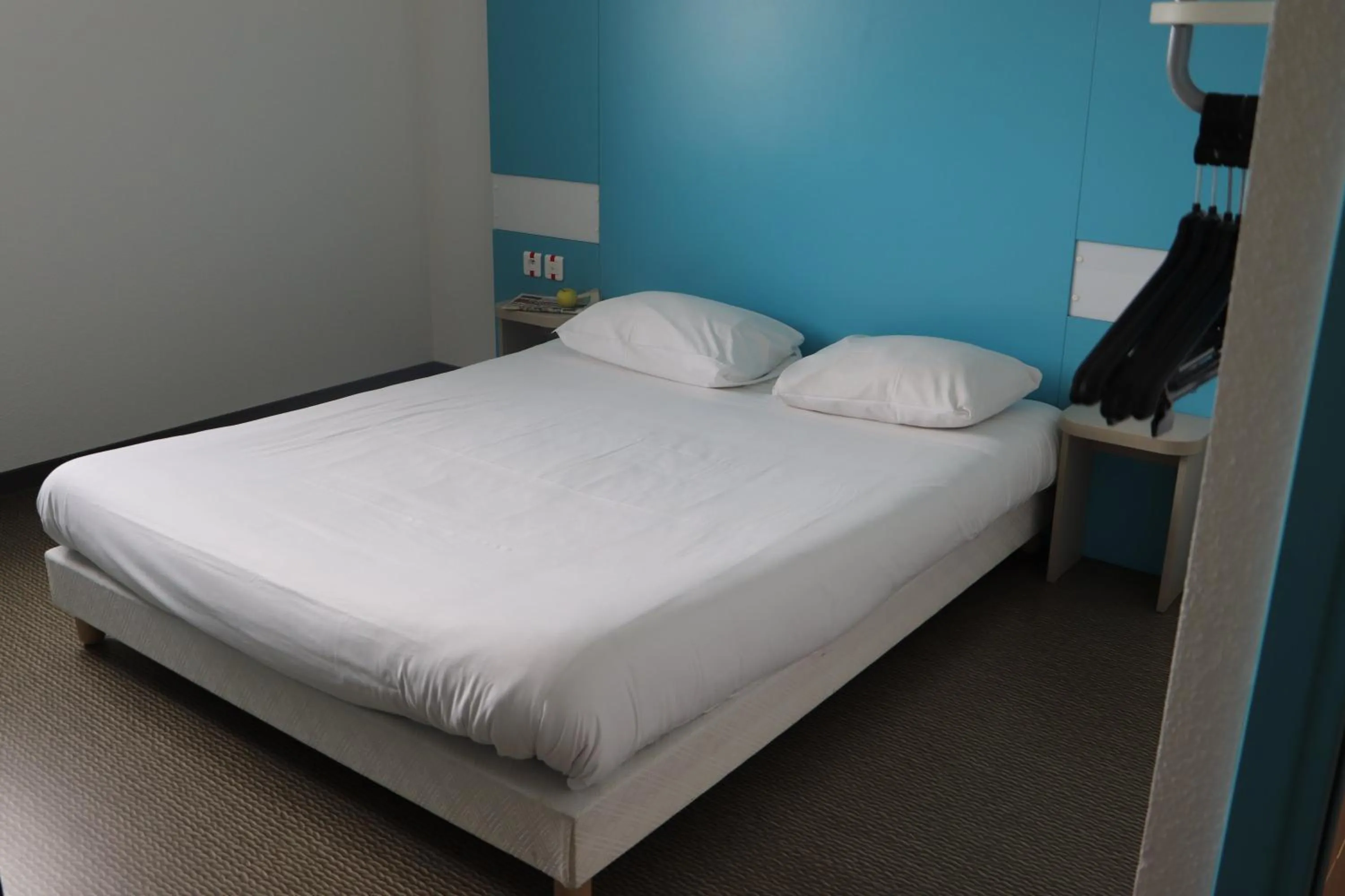 Bedroom, Bed in First Inn Hotel Blois