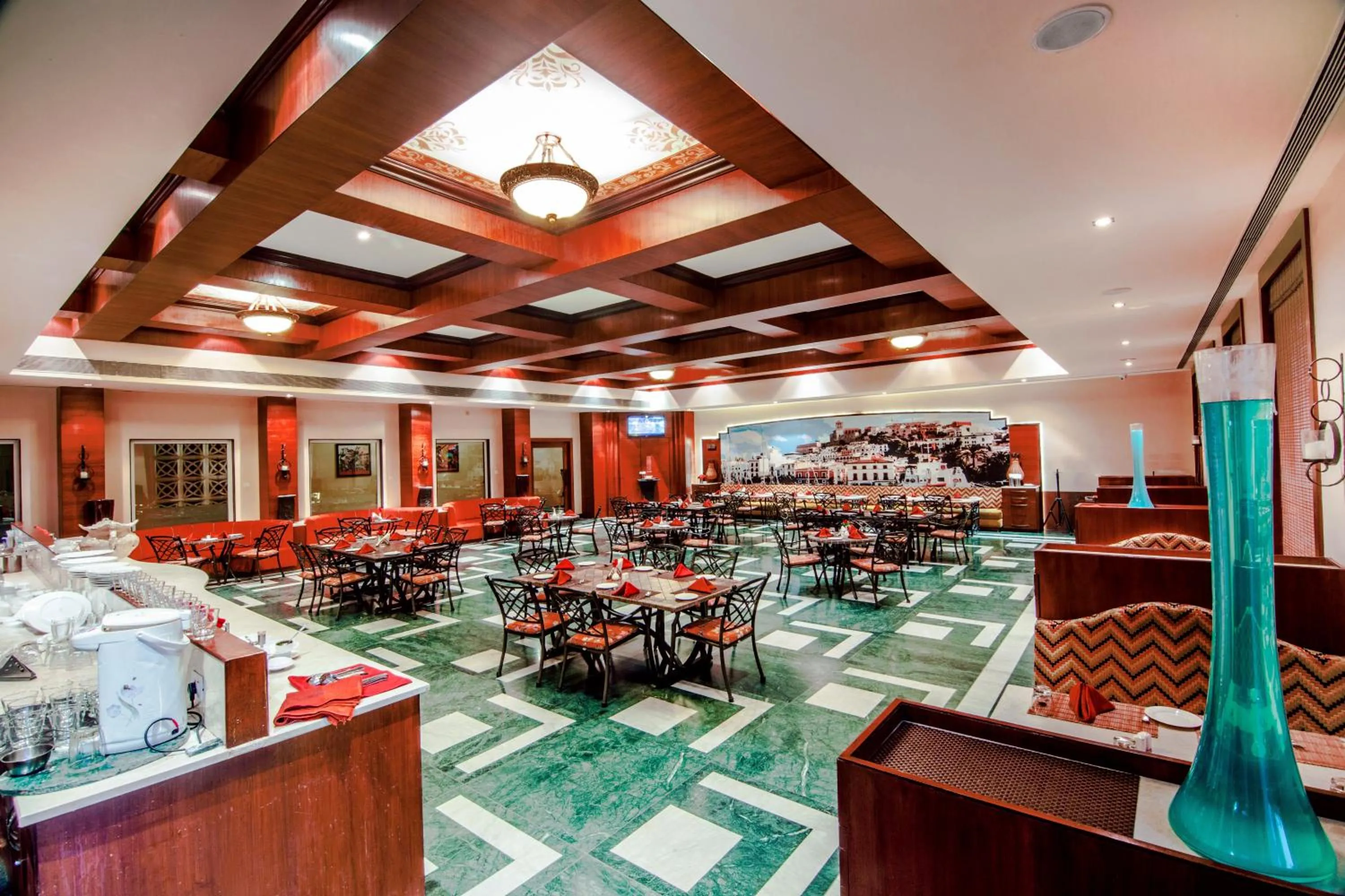 Restaurant/places to eat in Club Paraiso