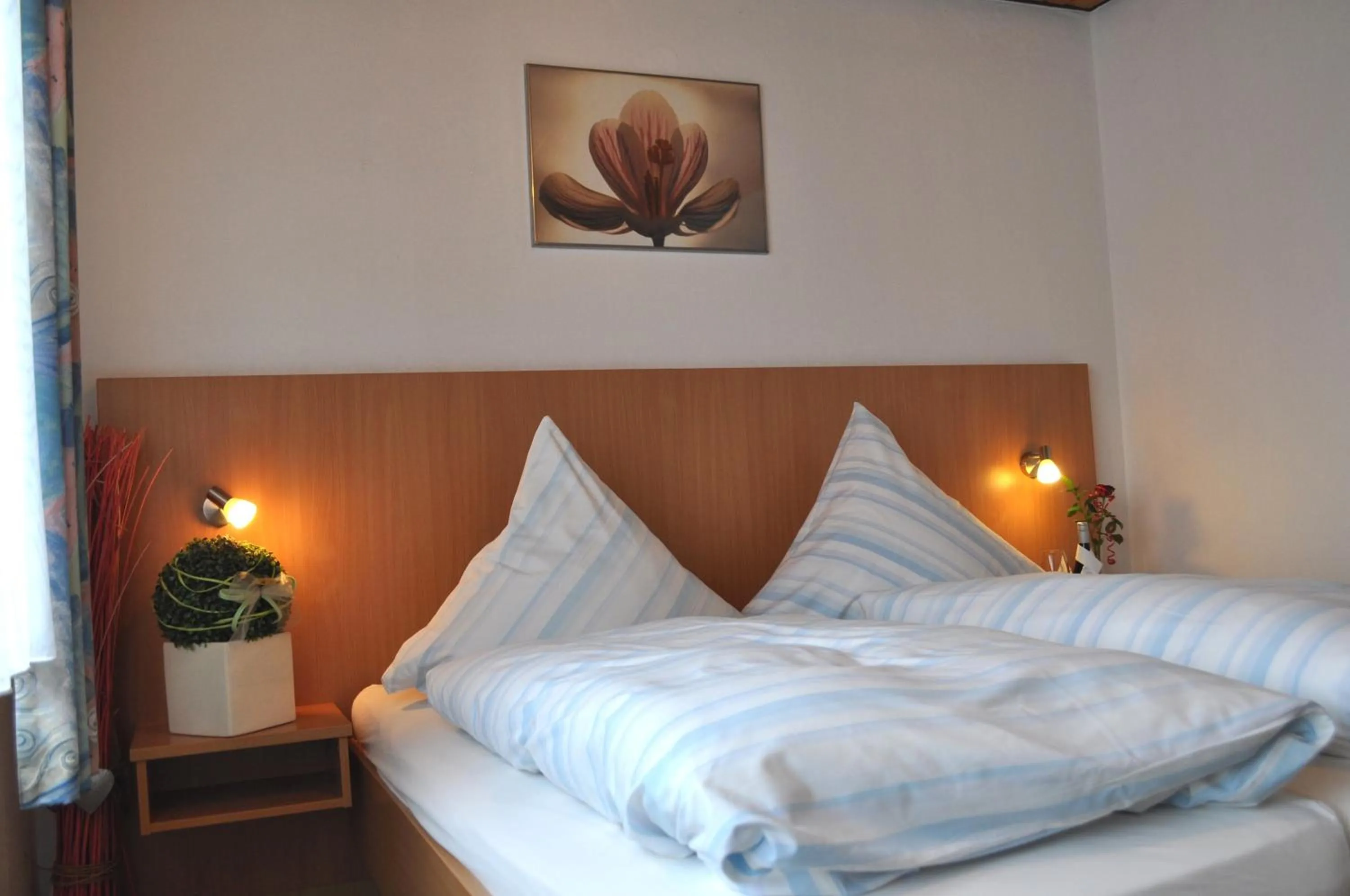 Photo of the whole room, Bed in Hotel Meyerhoff