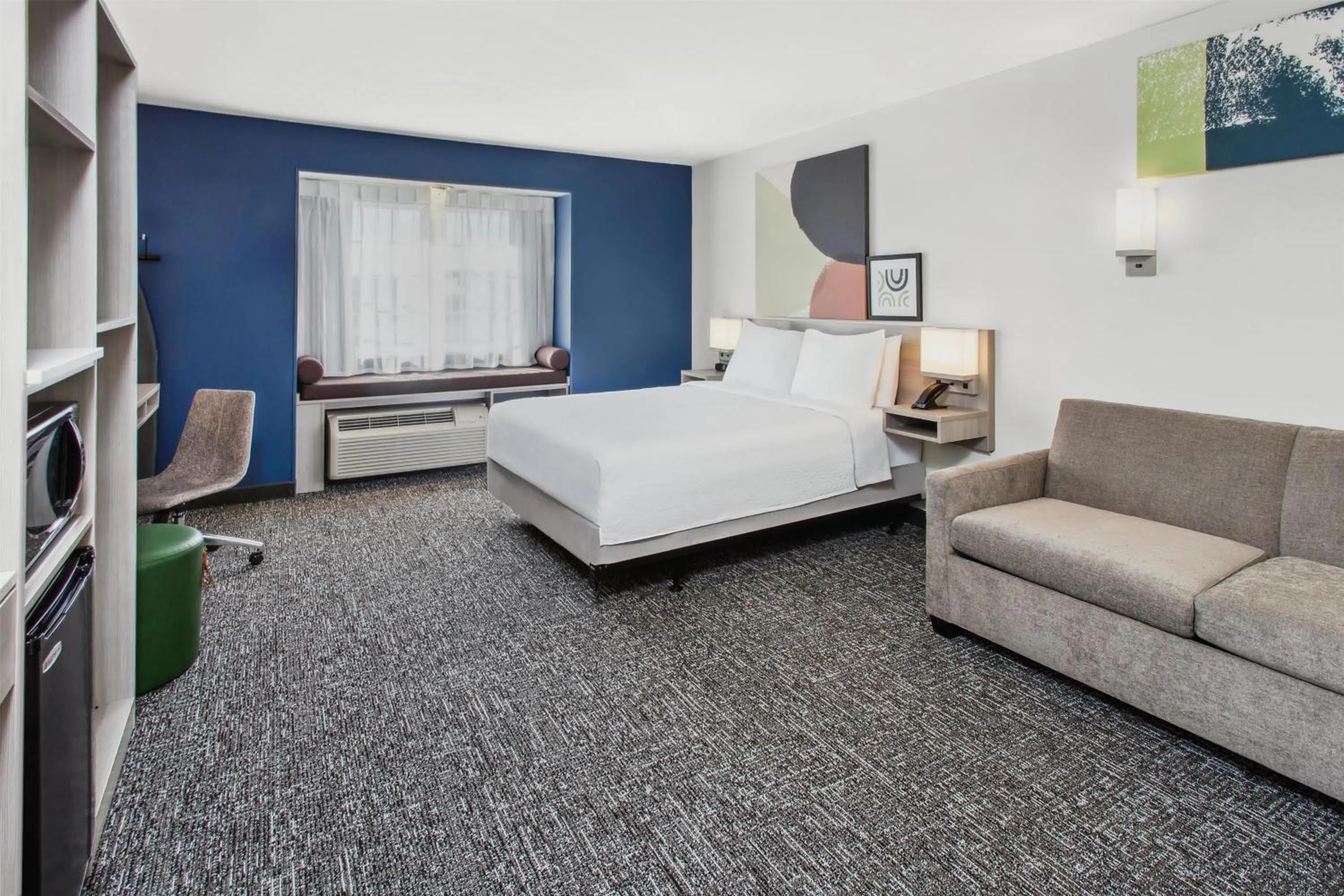 Living room, Bed in Spark by Hilton Rochester South