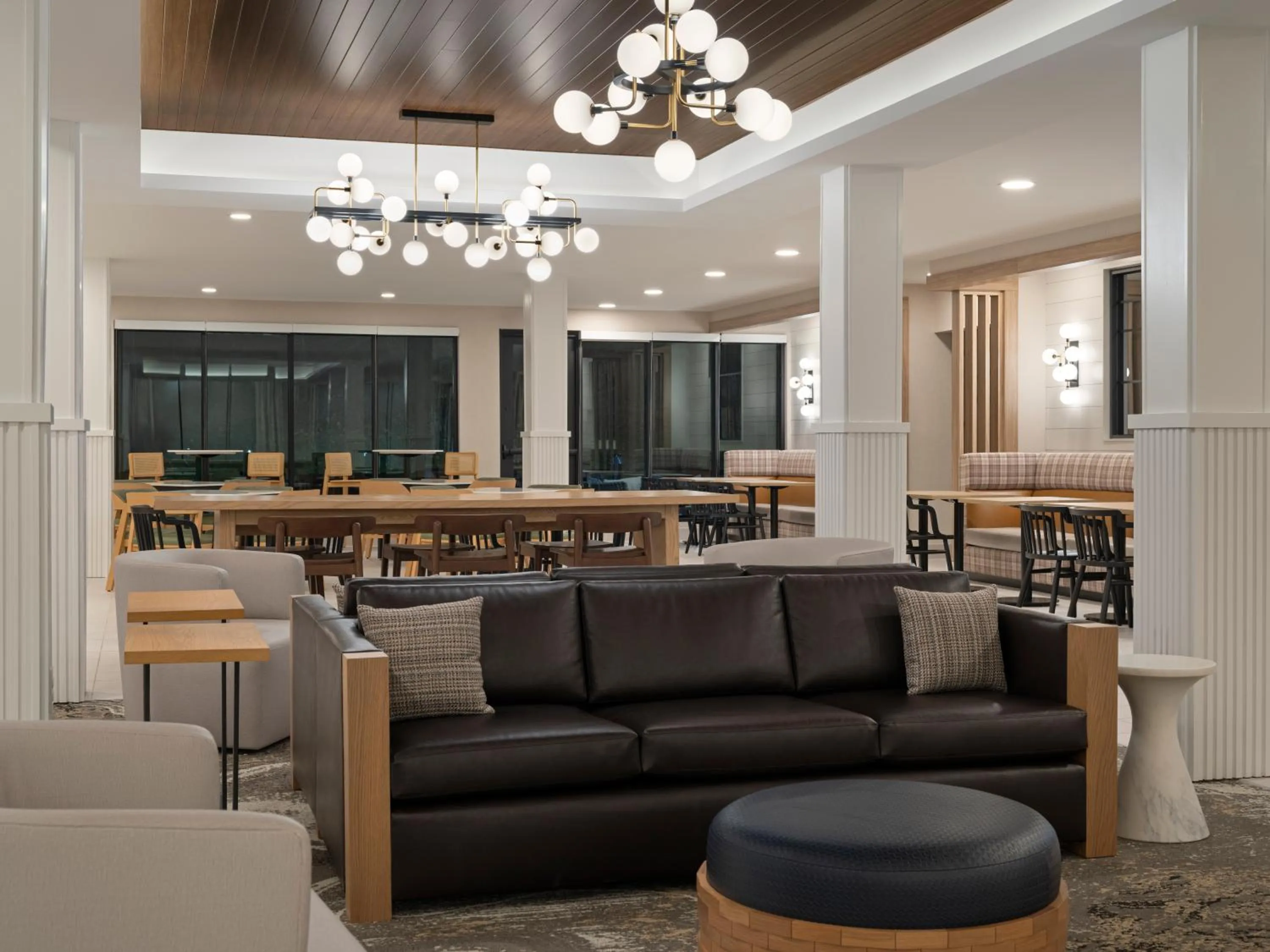 Seating area in Fairfield by Marriott Inn & Suites Corbin