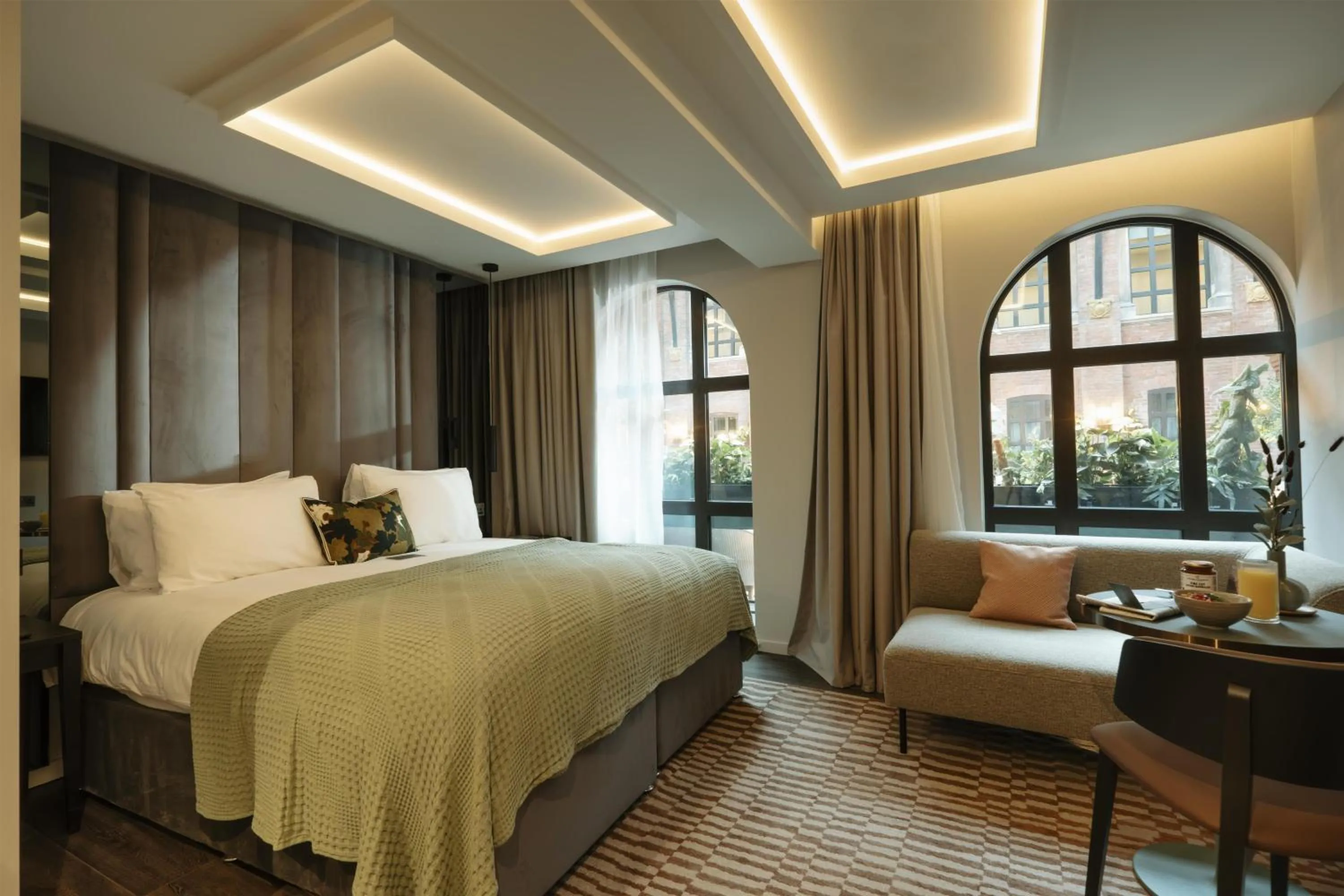 Photo of the whole room, Bed in The Hobson Cambridge by Adina