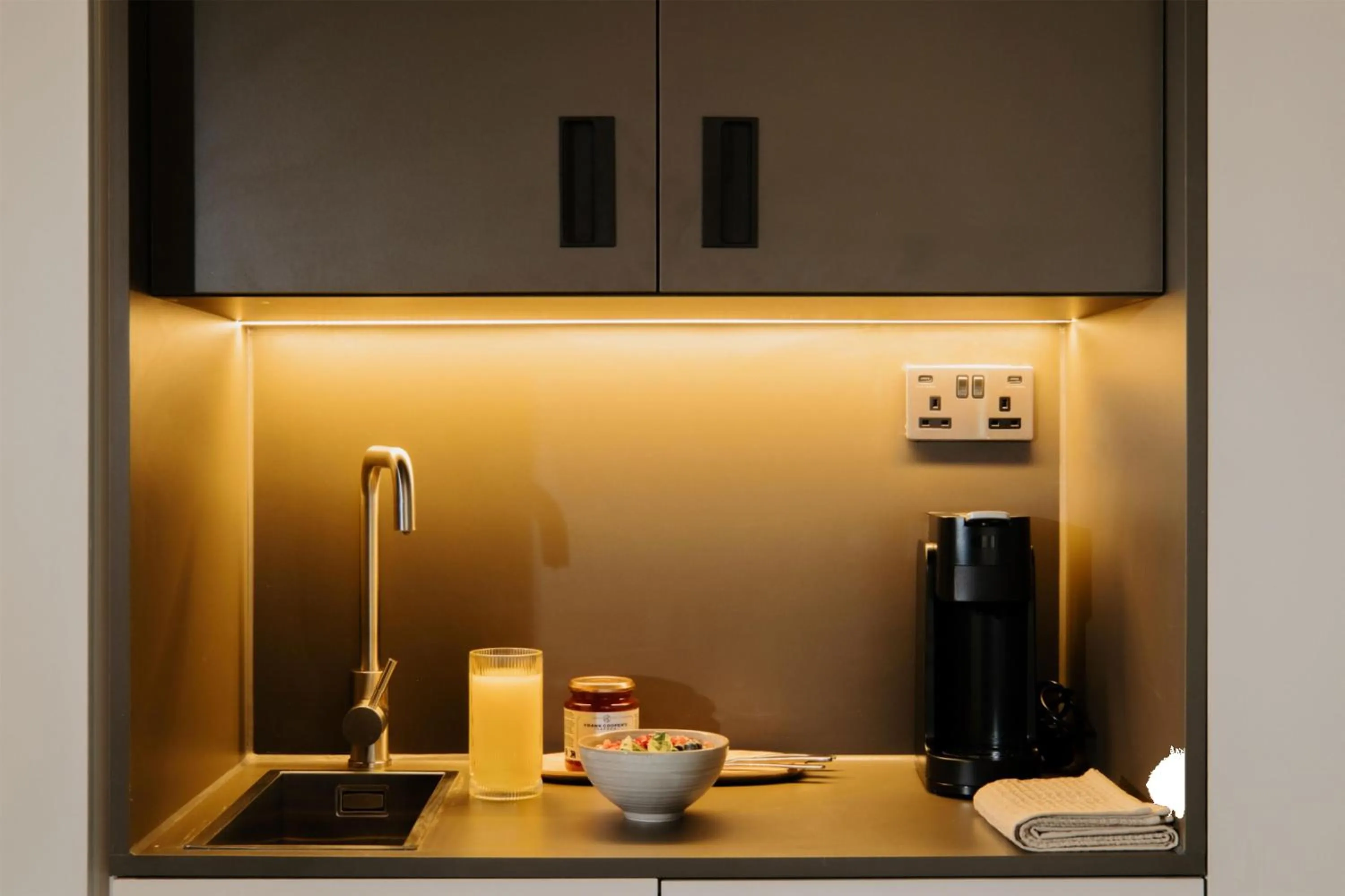 Photo of the whole room in The Hobson Cambridge by Adina