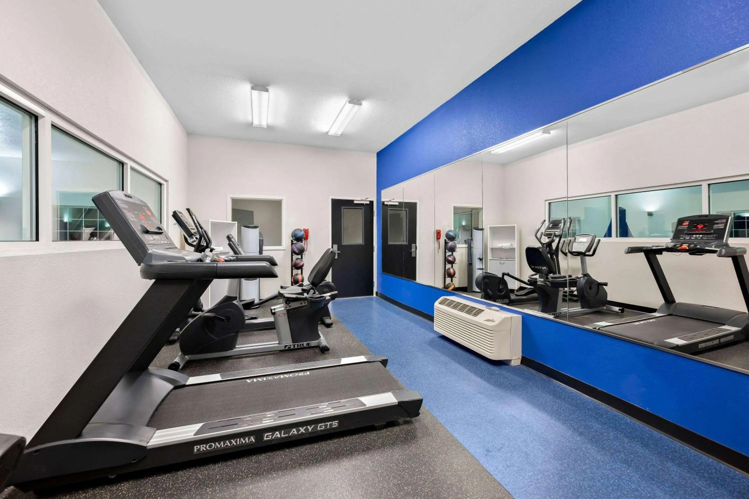 Fitness centre/facilities in Microtel Inn & Suites by Wyndham Sweetwater