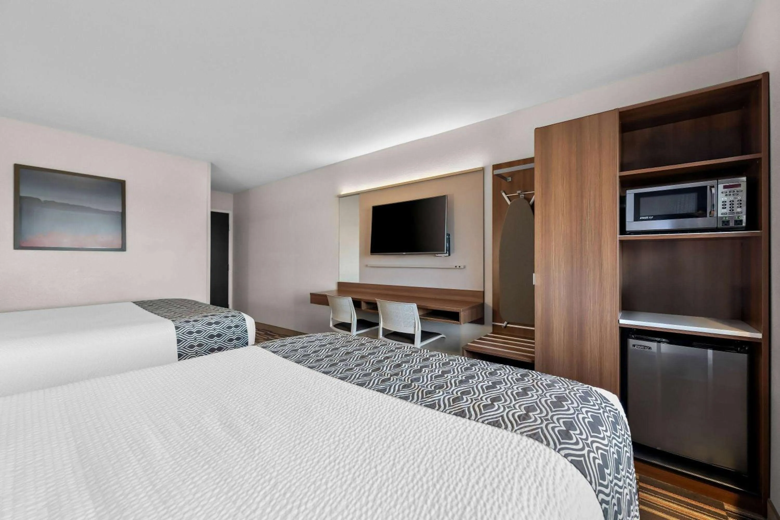 Bed in Microtel Inn & Suites by Wyndham Sweetwater