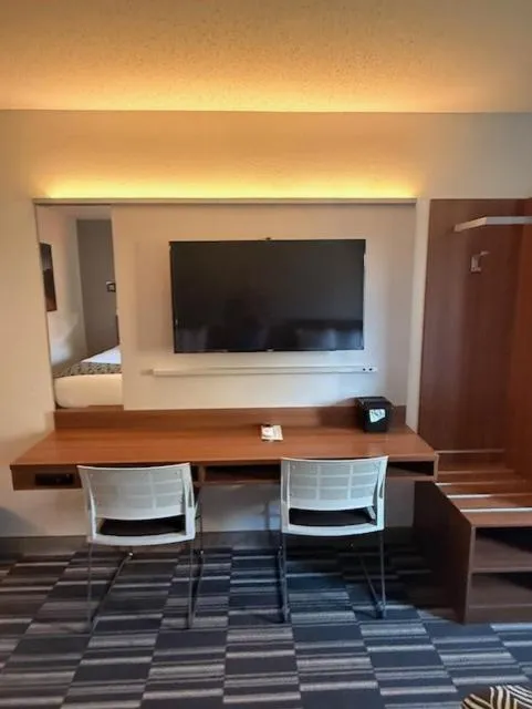 Microtel Inn & Suites by Wyndham Altoona