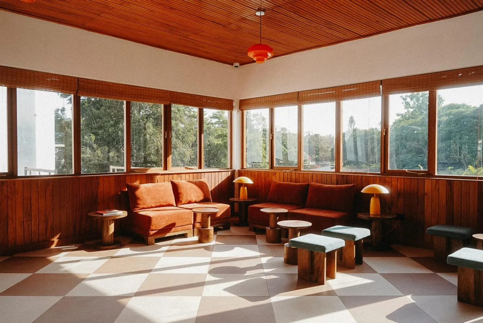 Library in Céline & Lolo