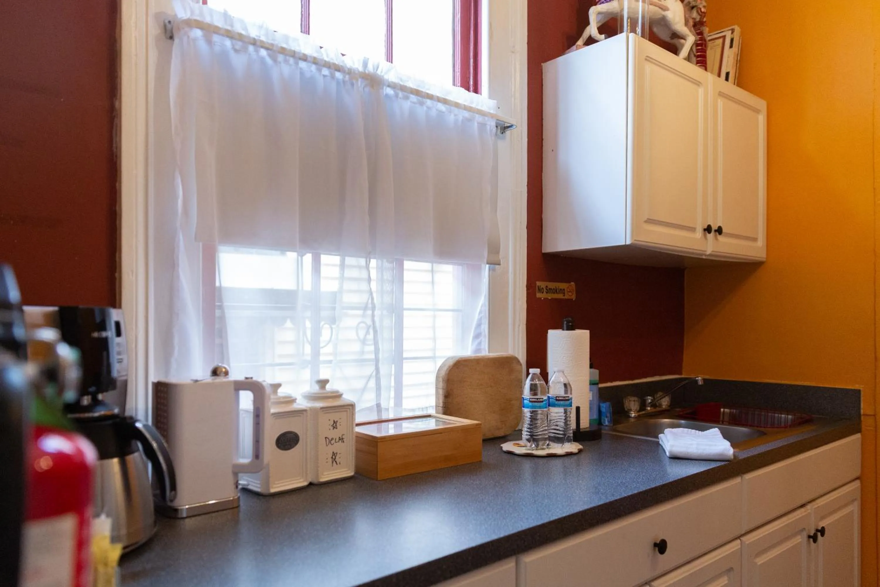 Kitchen or kitchenette in The Blue60 Marigny Inn