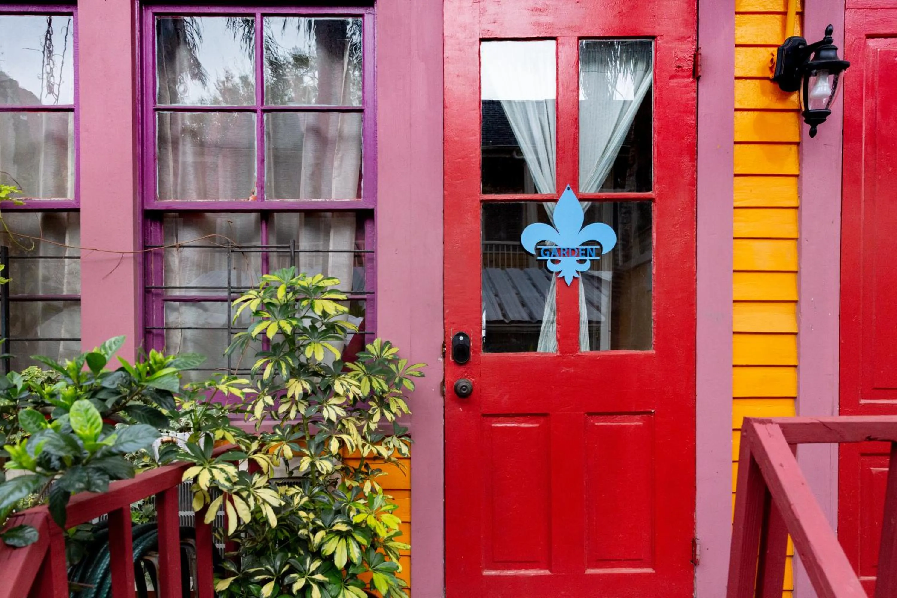 Facade/entrance in The Blue60 Marigny Inn