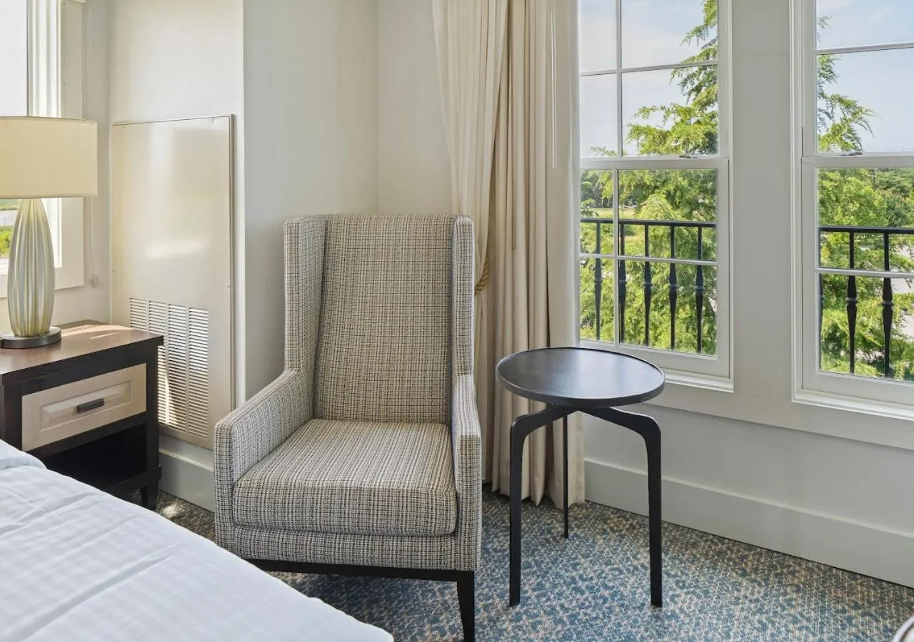 Bedroom, Bed in The Inn at Chesapeake Bay Beach Club
