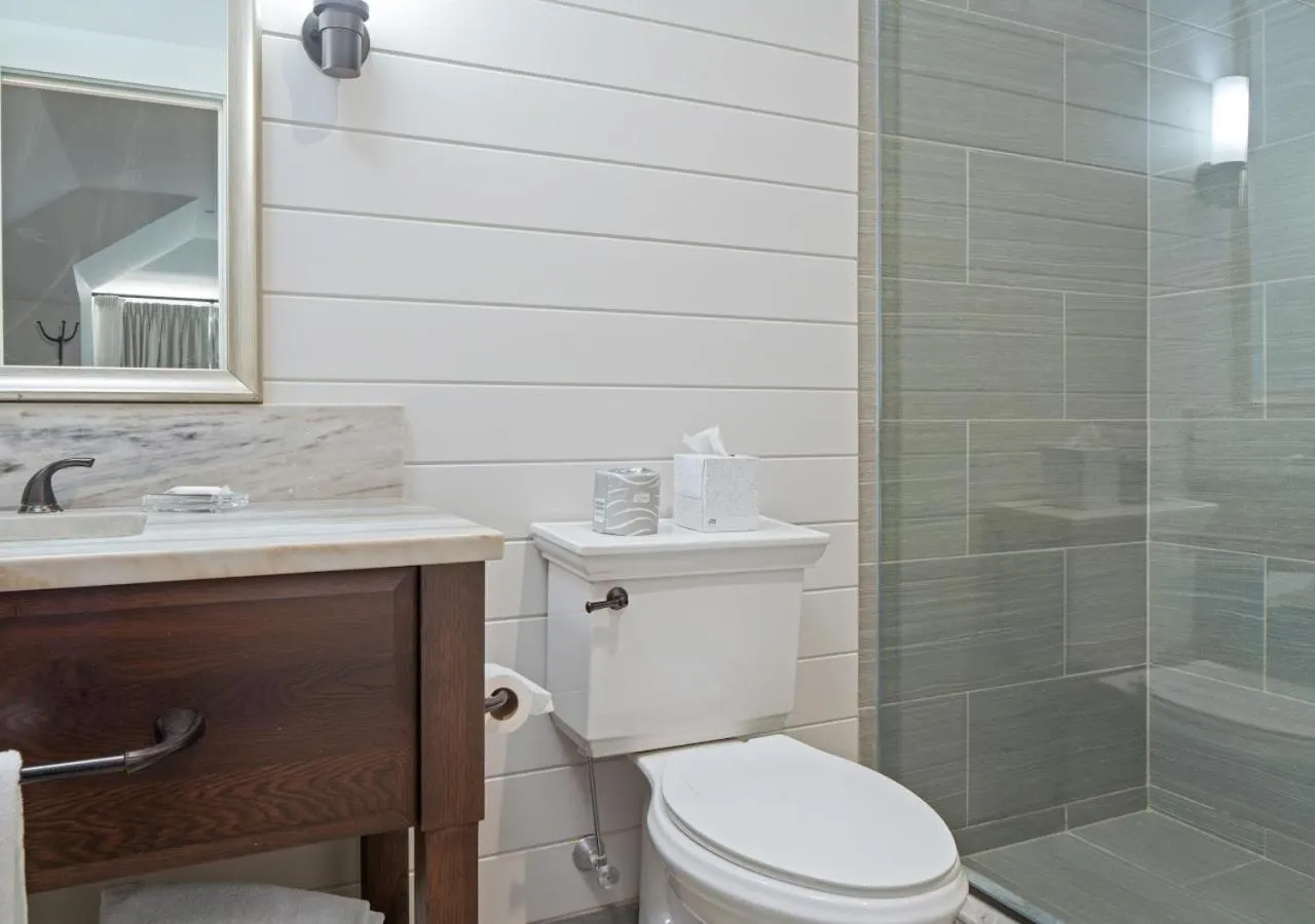 Bathroom in The Inn at Chesapeake Bay Beach Club