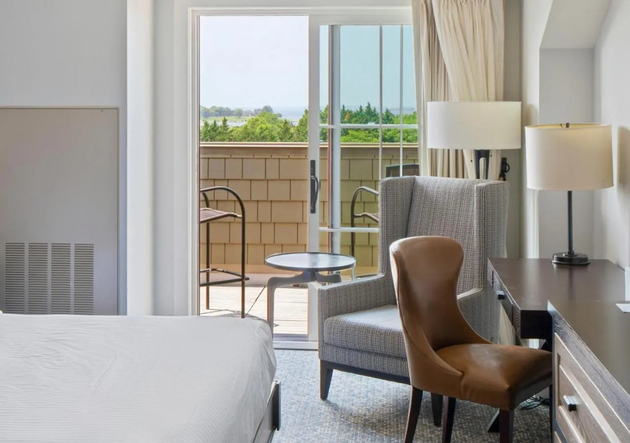 Bedroom, Bed in The Inn at Chesapeake Bay Beach Club