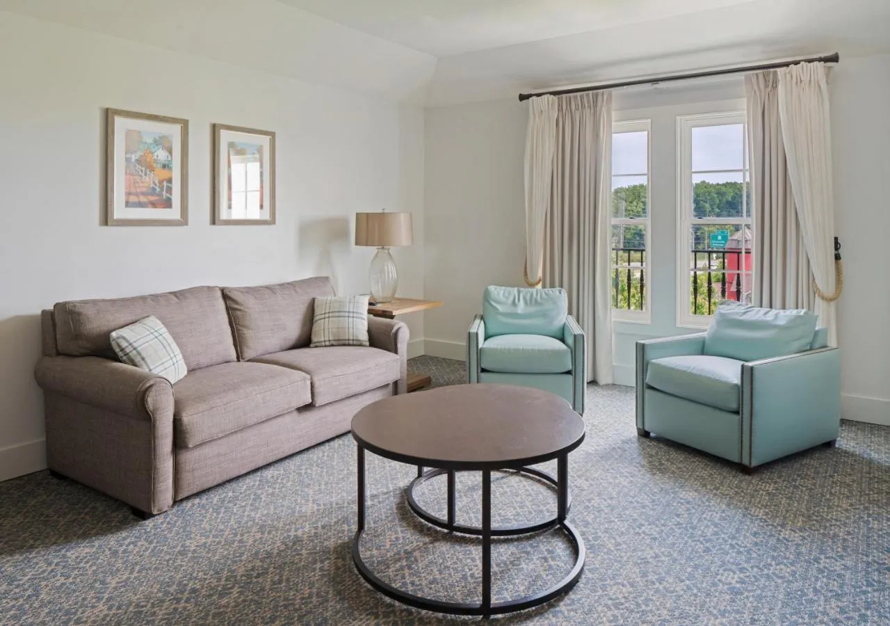 Living room in The Inn at Chesapeake Bay Beach Club